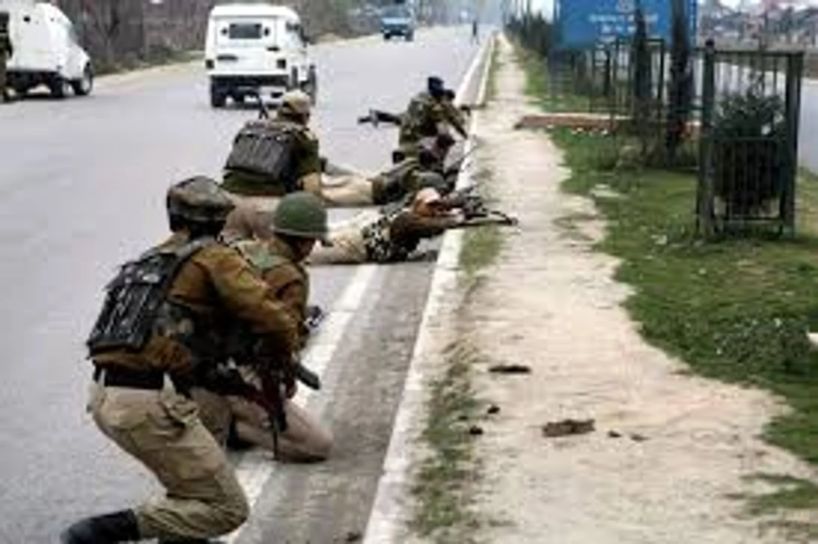 Three guerrillas killed in gunfight in Kashmir