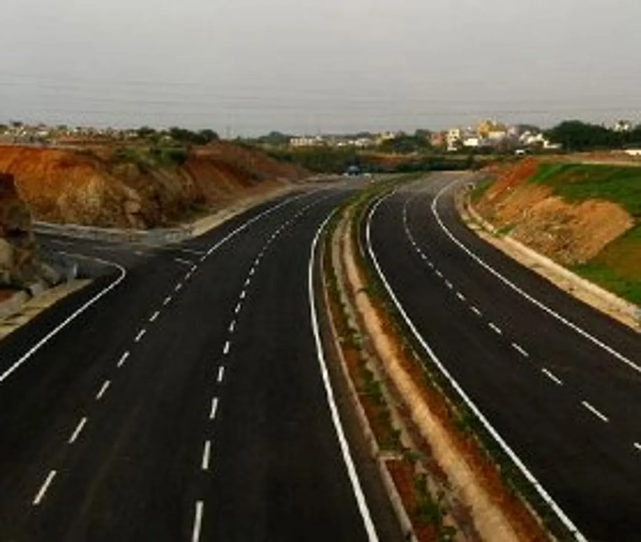 NHAI to issue bids for 10,000 km of projects in 2016-17