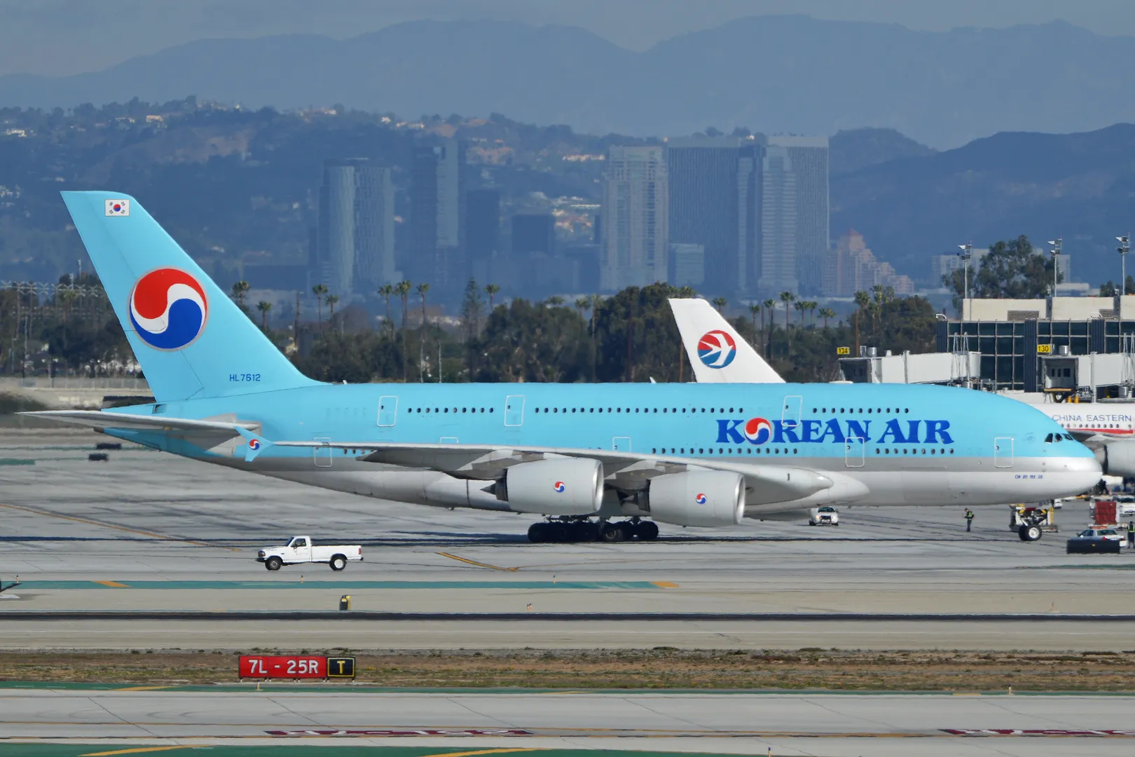 400 flights cancelled as Korean Air jet aborts takeoff in Japan