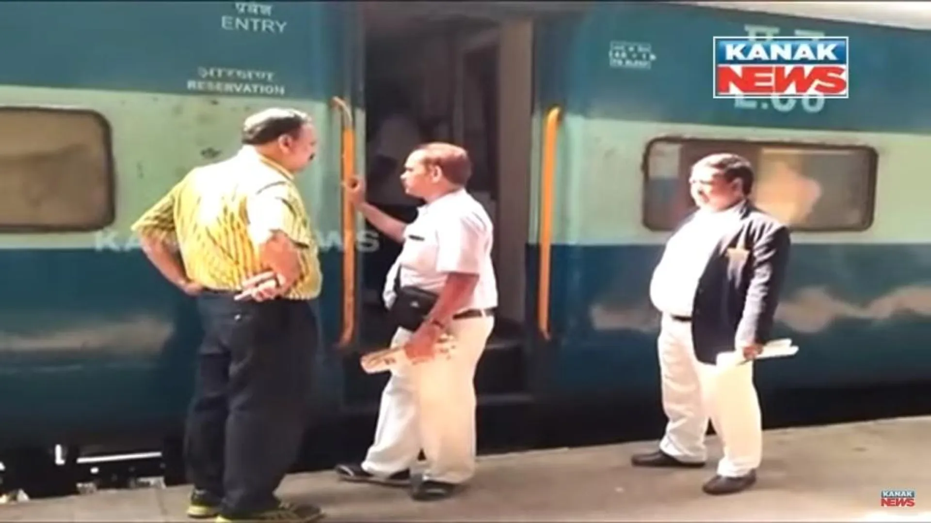 Raids on railway stations to unearth unauthorised ticketing