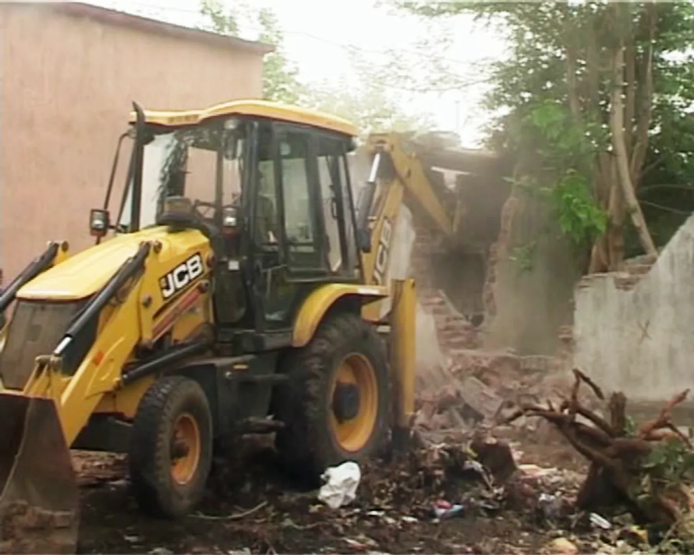 Eviction at land encroached by don Timan's aide in Odisha's Balangir
