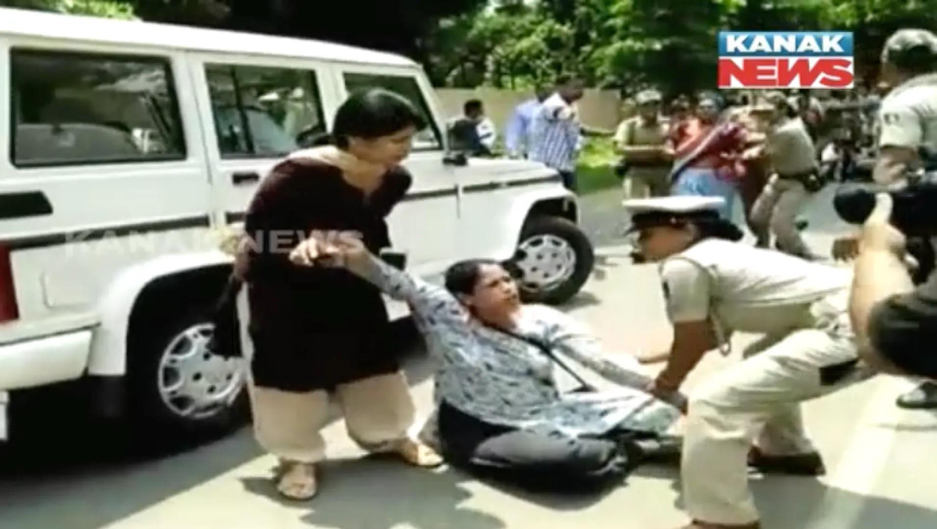 Now, BJD workers beat BJP men in Angul
