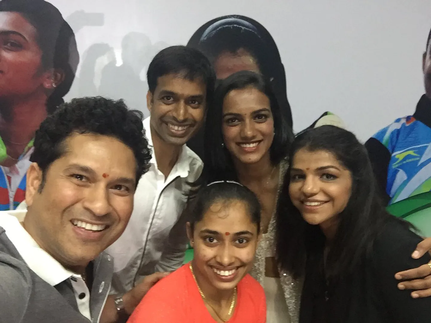 Sachin presents BMWs to Olympic medallists