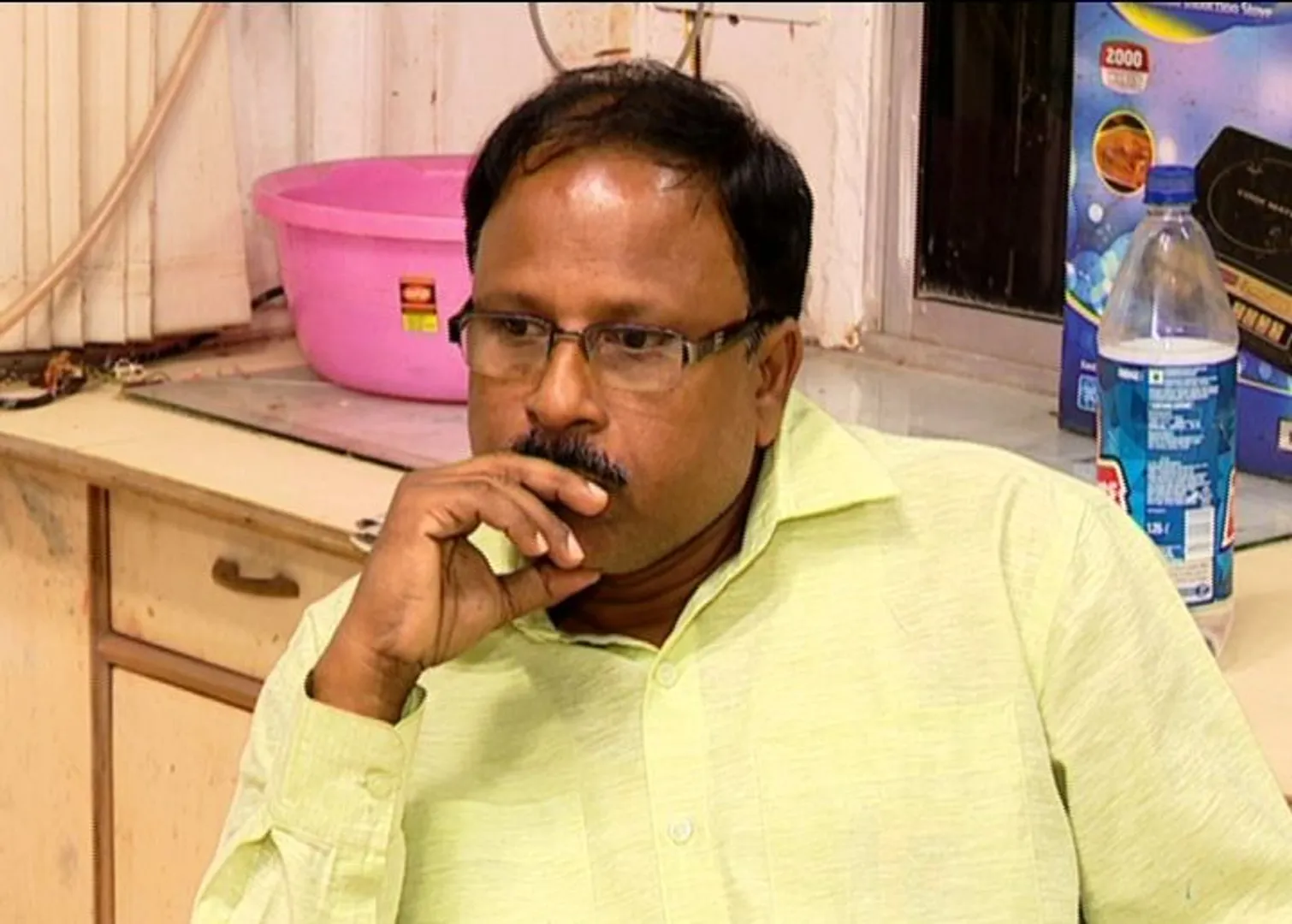 Odisha govt official caught taking bribe in Rs 2000 note