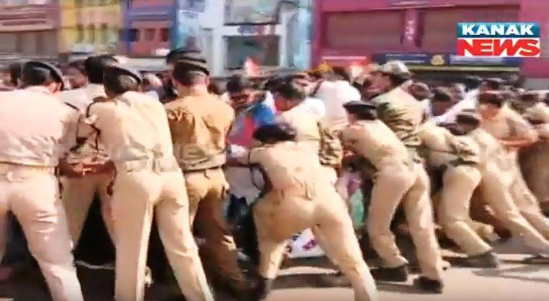 Mayor row: Congress activists clash with police in Odisha capital