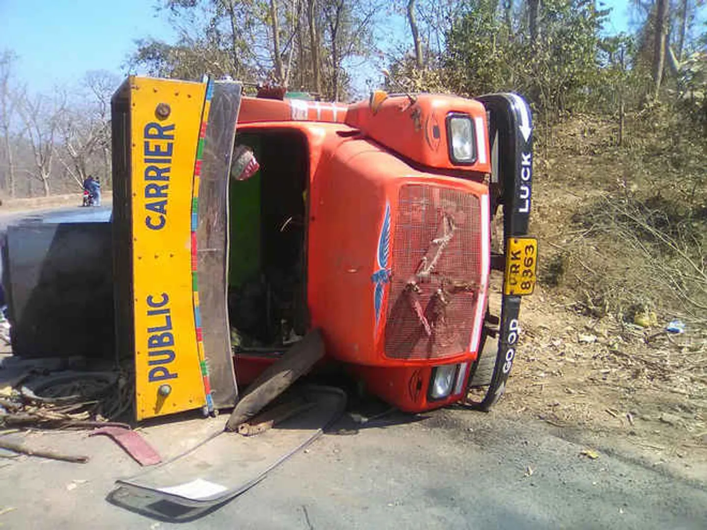 6 killed, 4 critical as truck overturns in Odisha