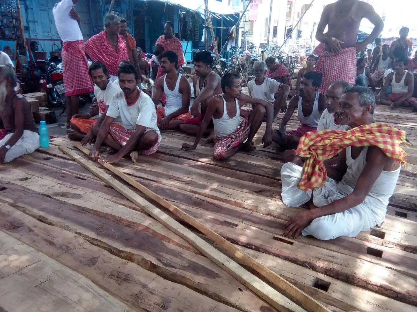 Ratha construction stopped over remuneration hike demand, resumes after assurance