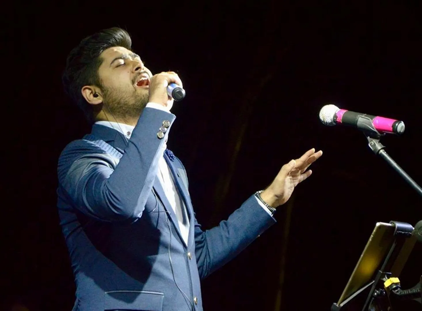 Odisha-born singer strikes big with debut, wins prestigious Mirchi Music Award