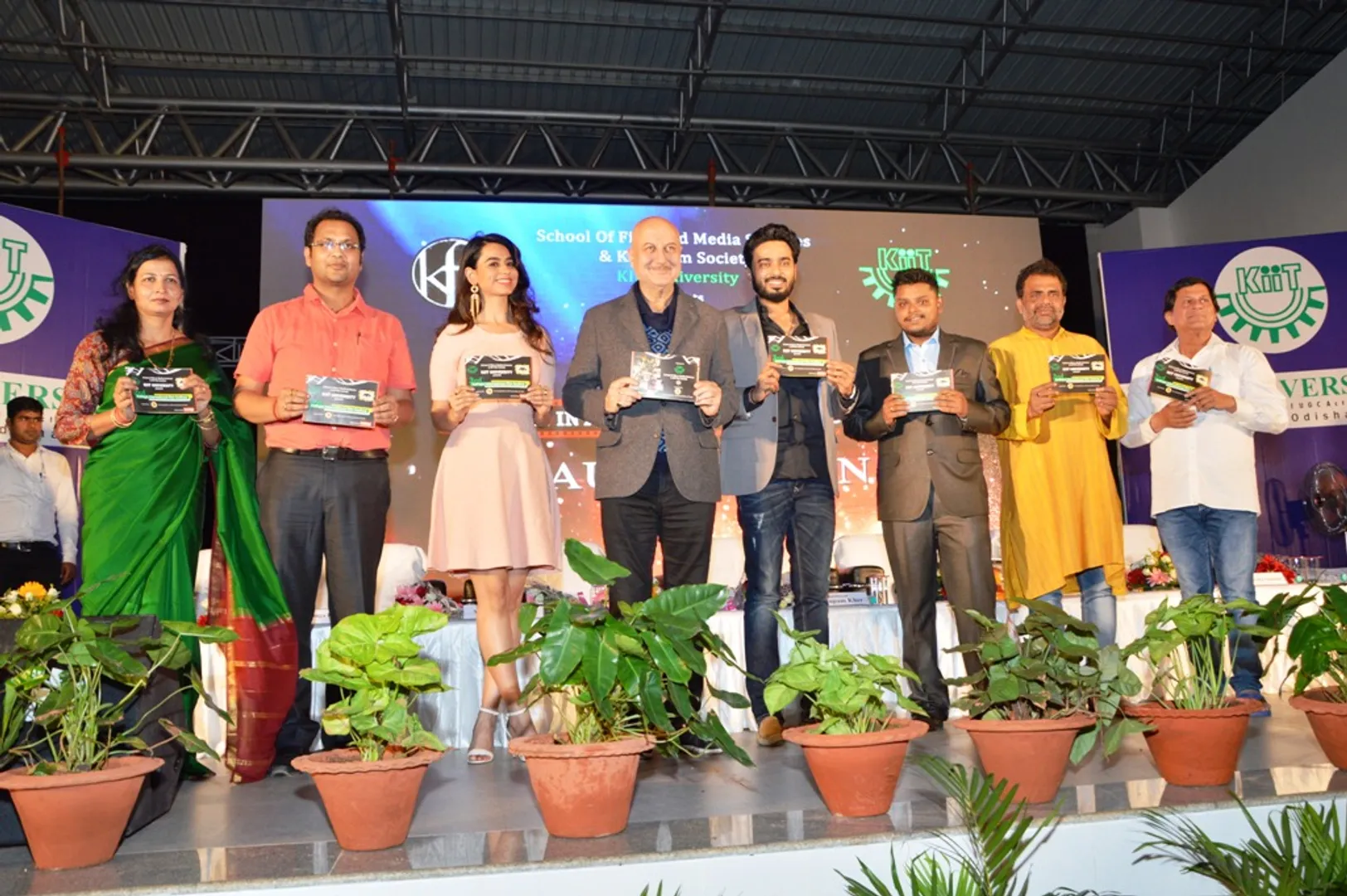 I love Odia people, says Anupam Kher