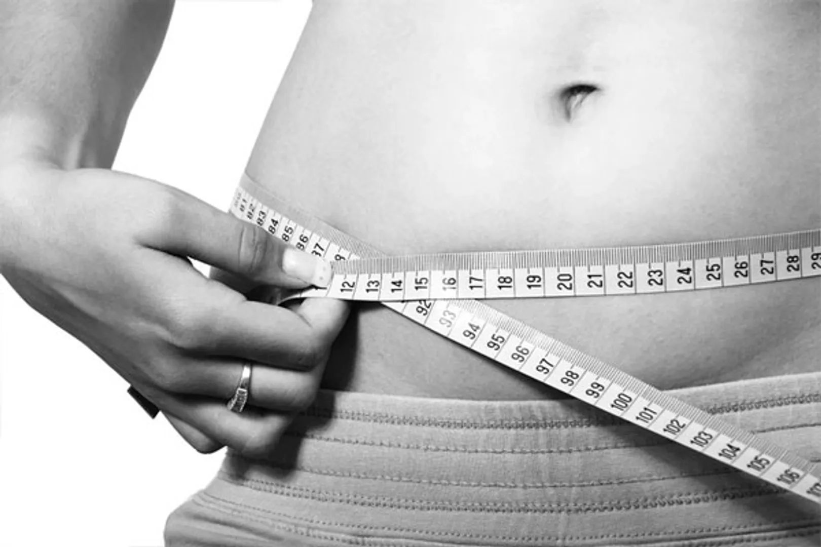 Vitamin C deficiency may lead to weight gain. Here are other indicators