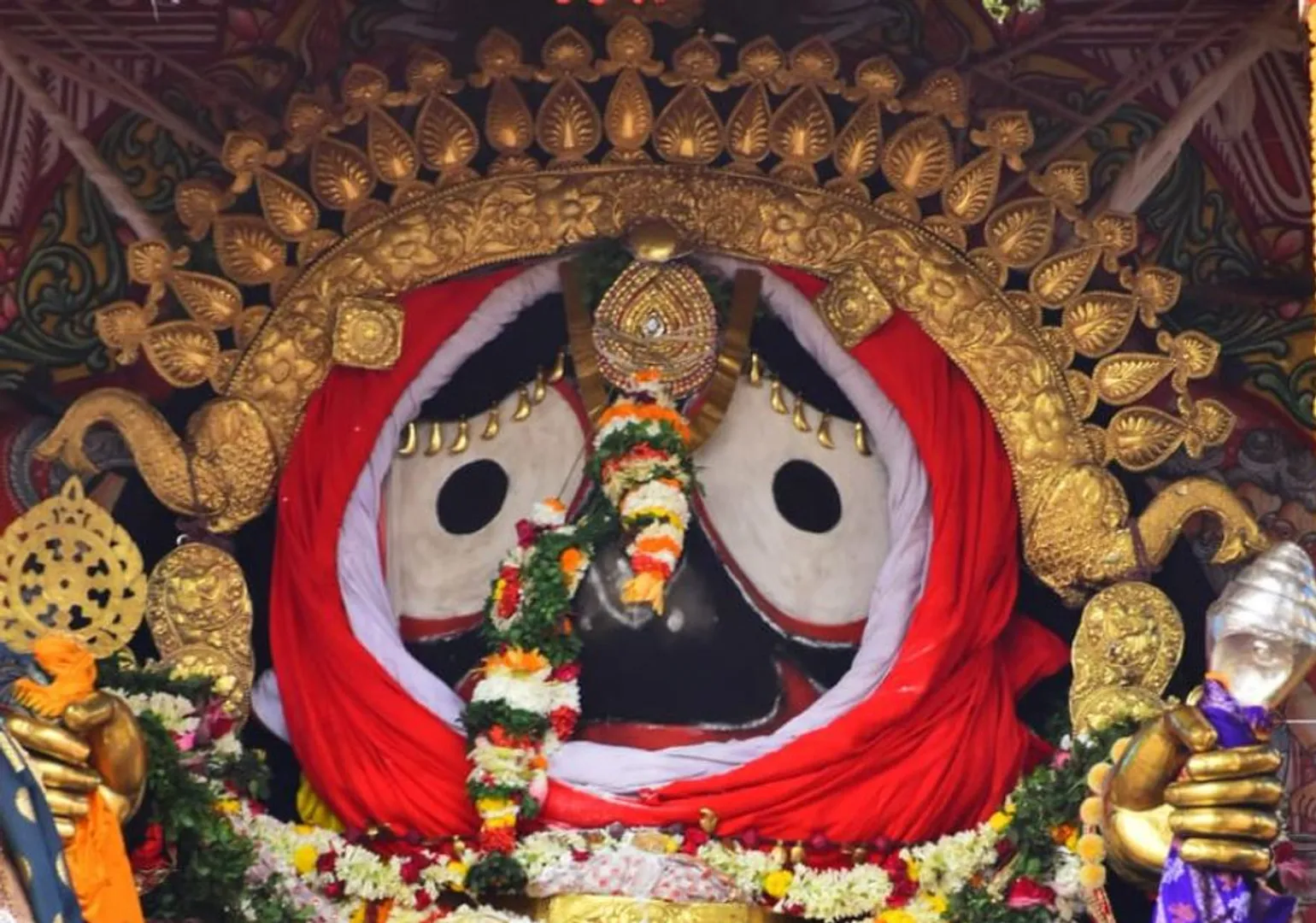 Know the types of ornaments donned by Lord Jagannath, His siblings during Suna Besha in Puri