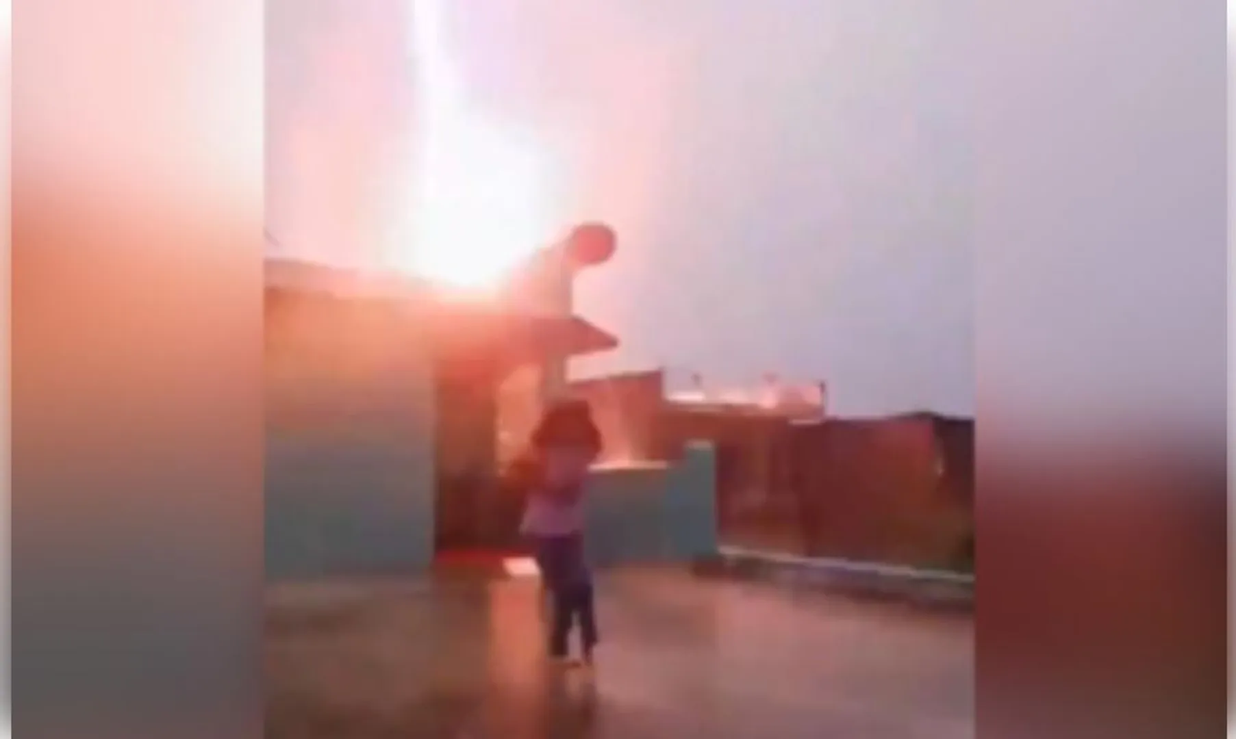 Girl narrowly escapes lightning strike while making reel on rooftop in Bihar