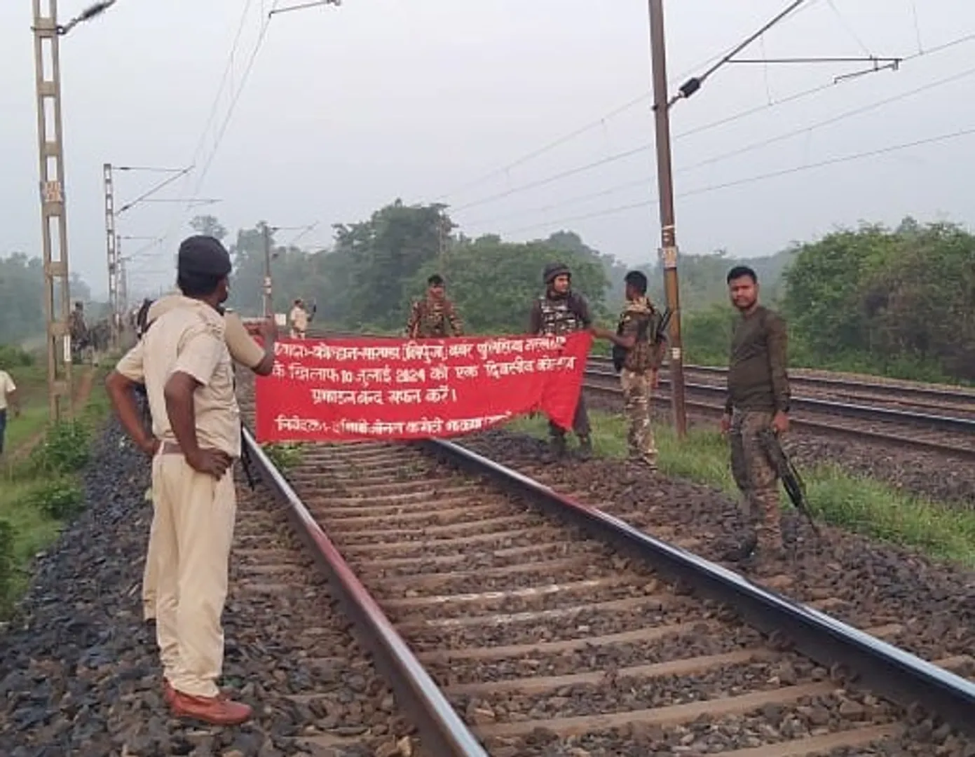 Maoist poster found on railway track at Odisha-Jharkhand border; train serviced halted for 5 hrs