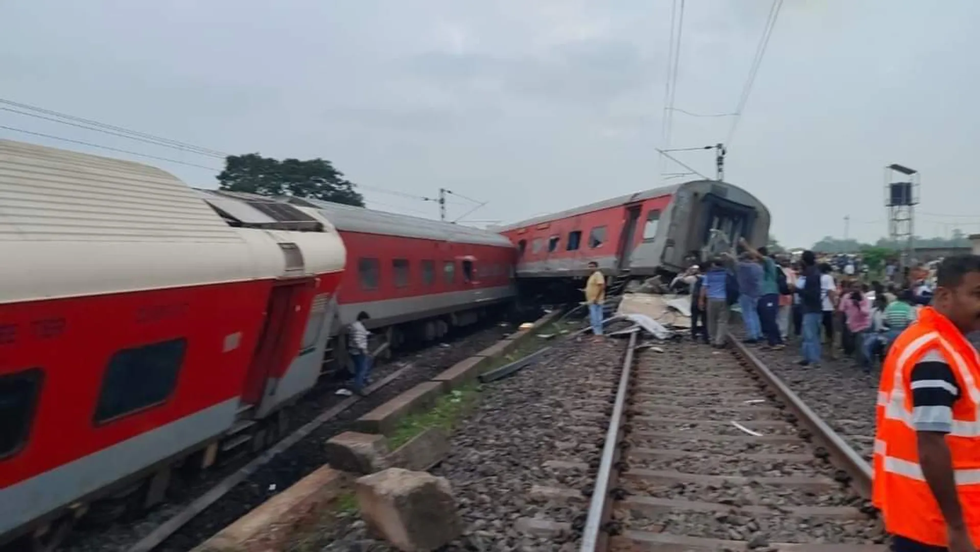 Jharkhand train accident: These trains cancelled, diverted