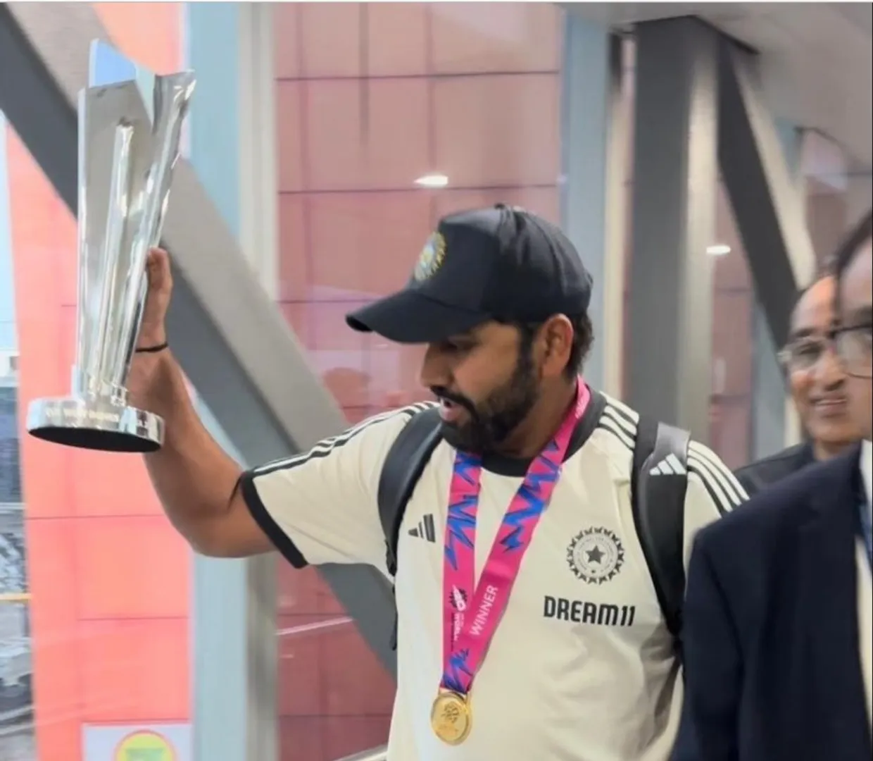 T20 World Cup winning Indian team finally lands in New Delhi