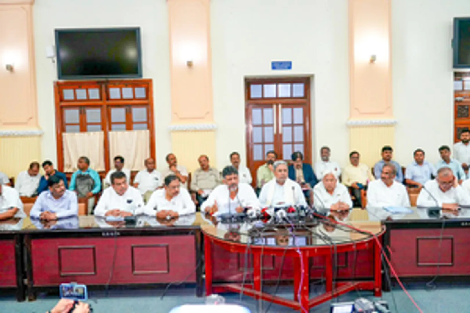 MUDA scam: K'taka govt convenes emergency Cabinet meeting as Guv okays probe against CM