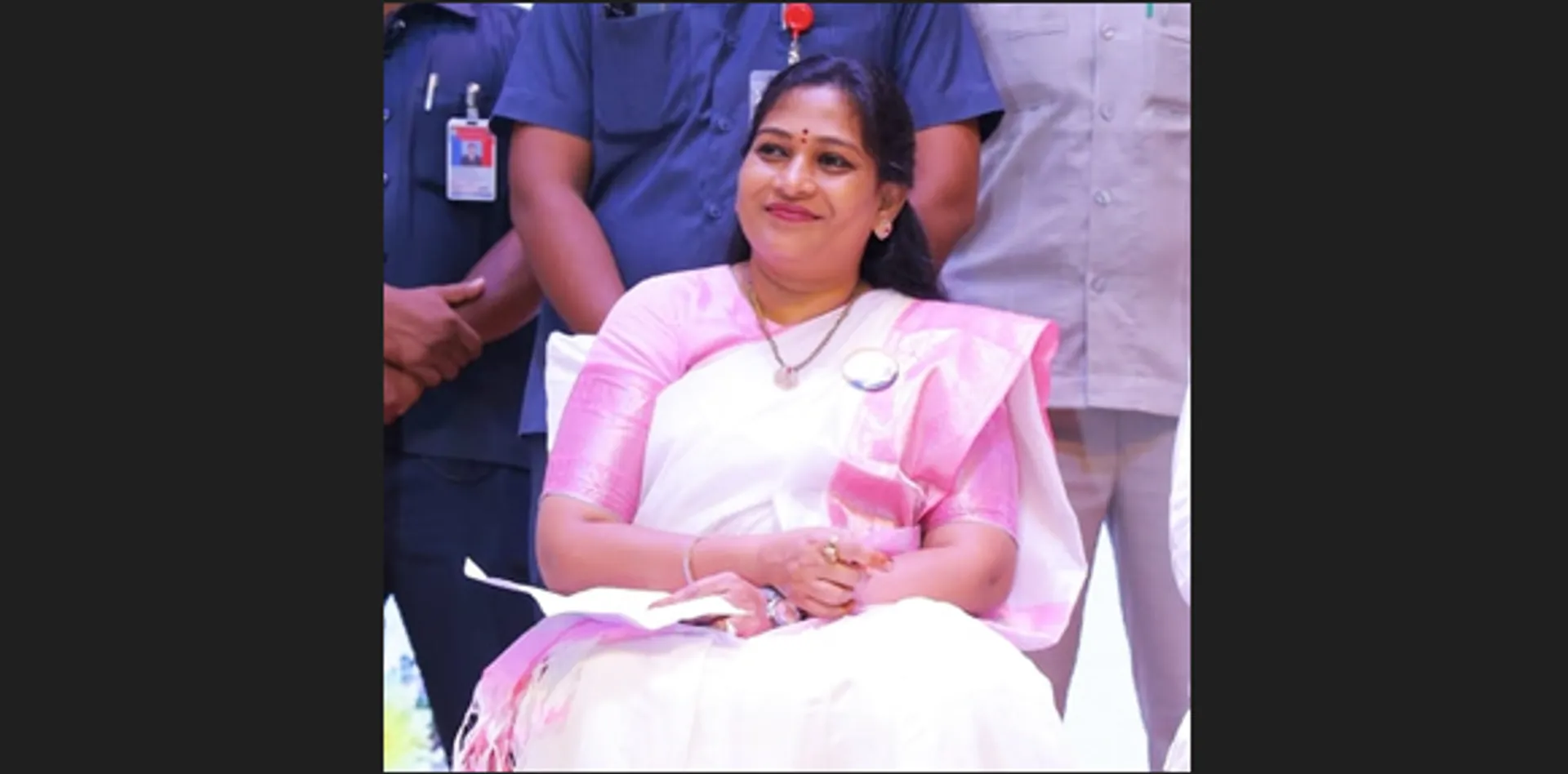 Andhra Pradesh Home Minister escapes unhurt in accident