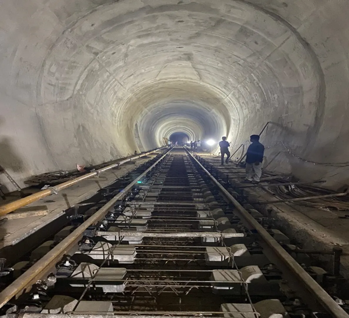 East Coast Railway adopts advanced ballastless track technology in tunnels