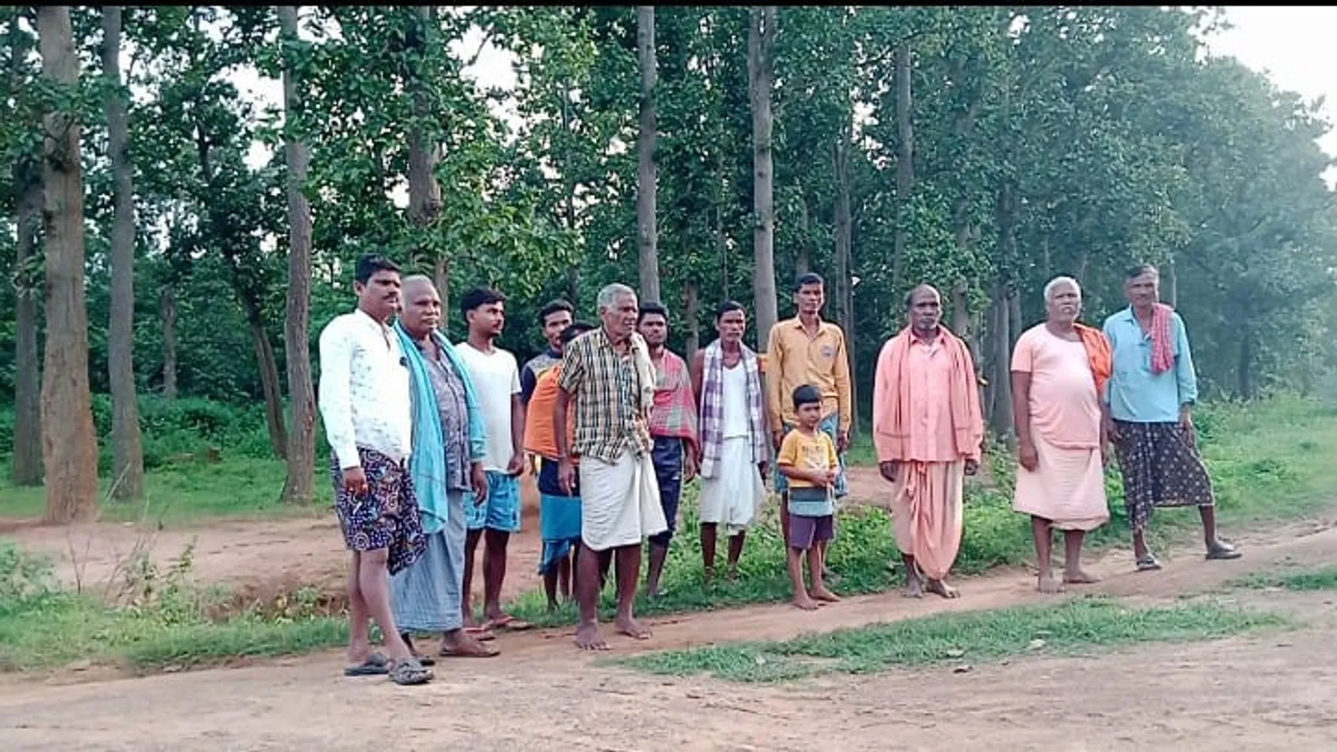 ଶତାୟୁ ଜଙ୍ଗଲ ସୁରକ୍ଷାରେ ଗୋରାମ୍ବା ଗ୍ରାମବାସୀ: ଗଛ କାଟିଲେ ଜରିମାନା