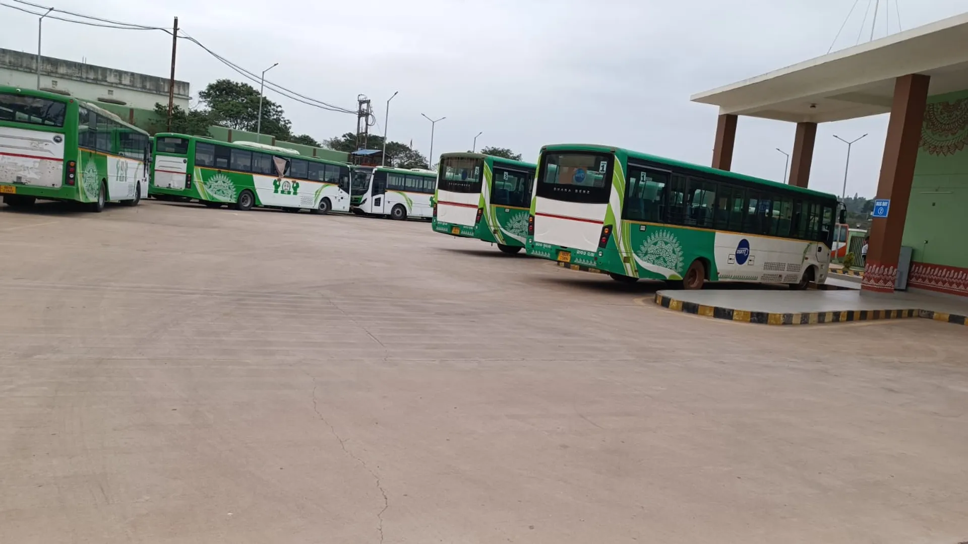 laxmi bus