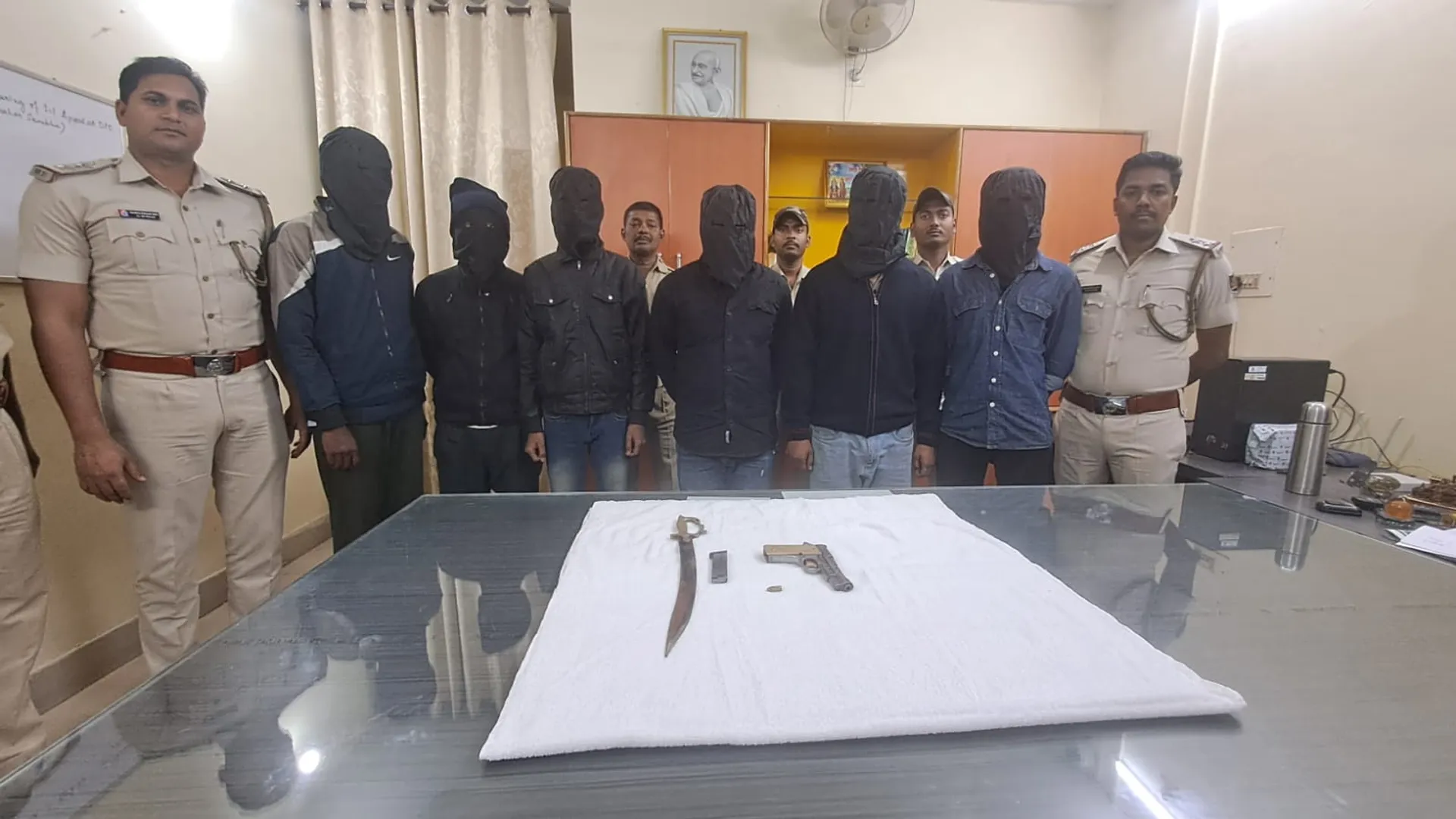 6 accuse arrested