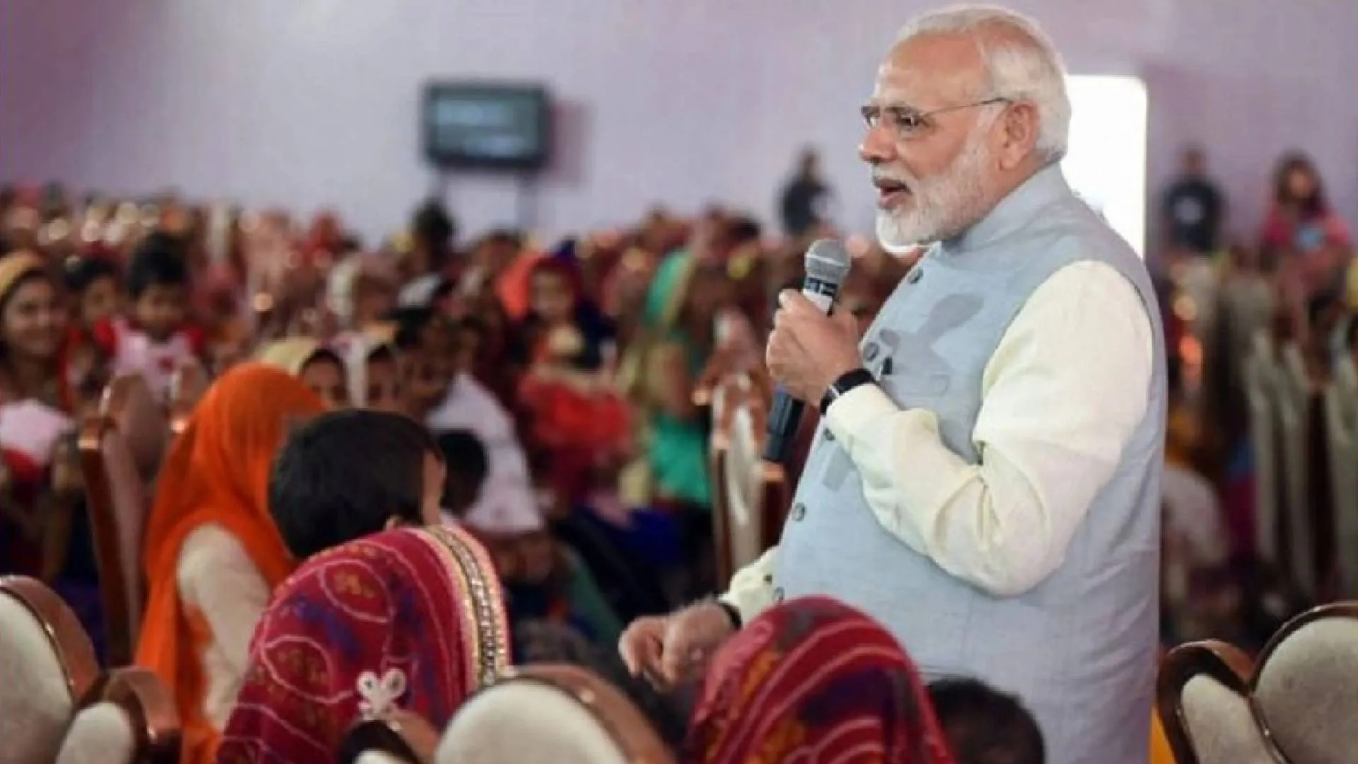 modi on womens day