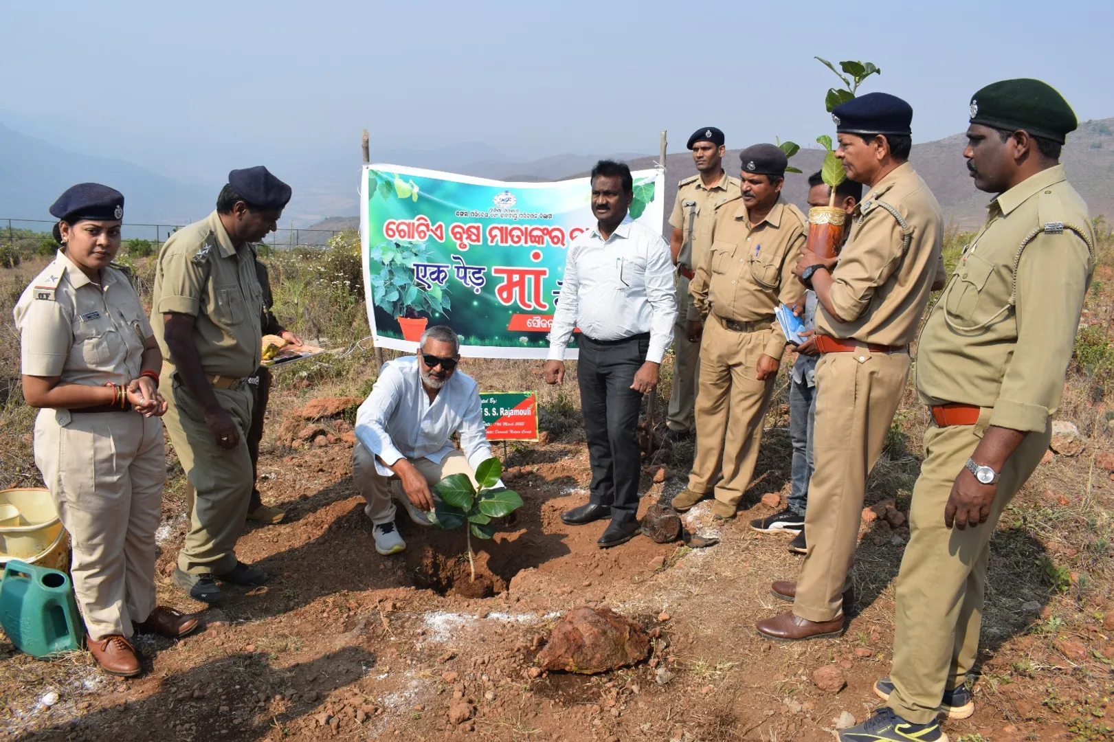 ଦେଓମାଳିରେ ବର୍ଜବସ୍ତୁ ପକାଇ ସୌନ୍ଦର୍ଯ୍ୟକୁ ନଷ୍ଟ କରନ୍ତୁନି: ରାଜମୌଲୀ