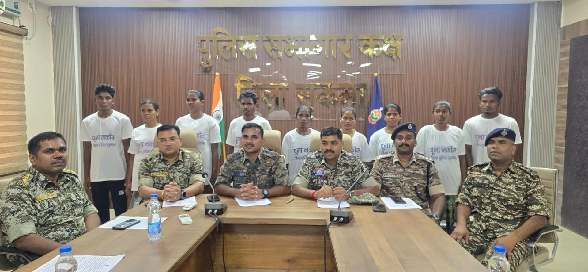 5 naxal surender