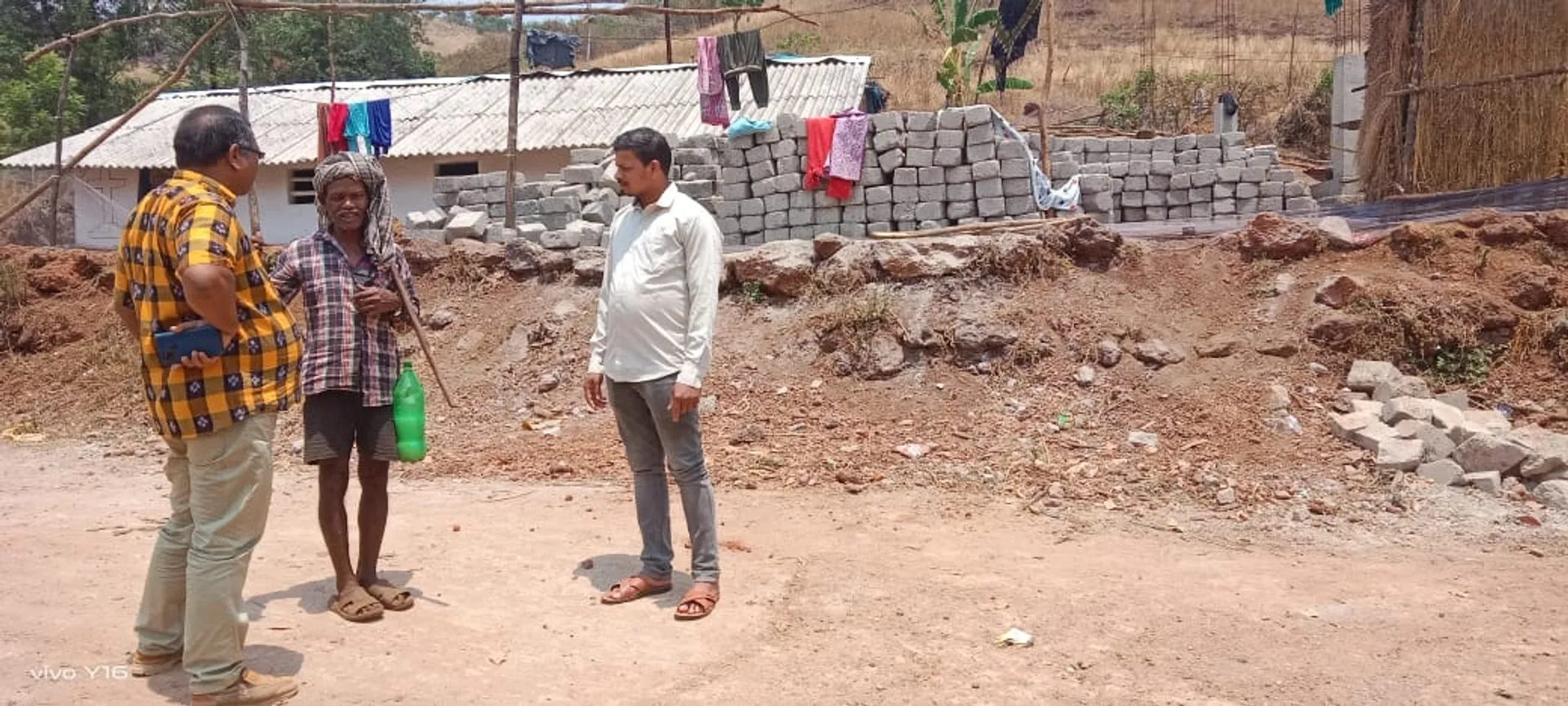 ସମ୍ବାଦ ପ୍ରଭାବ: ଆନ୍ଧ୍ର କବଜାରେ ଥିବା ଜୁମଡାଙ୍ଗରେ ପହଞ୍ଚିଲା ପ୍ରଶାସନ