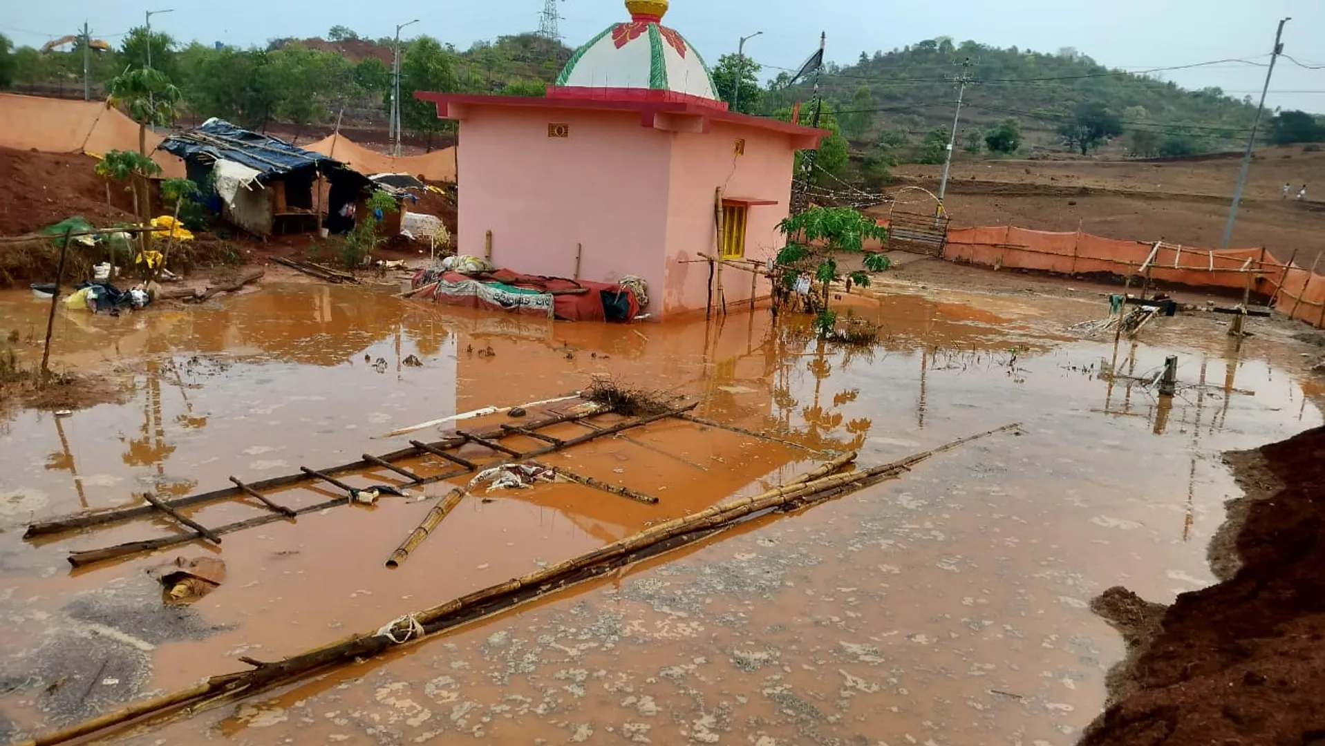 କାଳବୈଶାଖୀ ବର୍ଷାରେ ପରବ ପଡ଼ିଆ ଧୋଇଗଲା