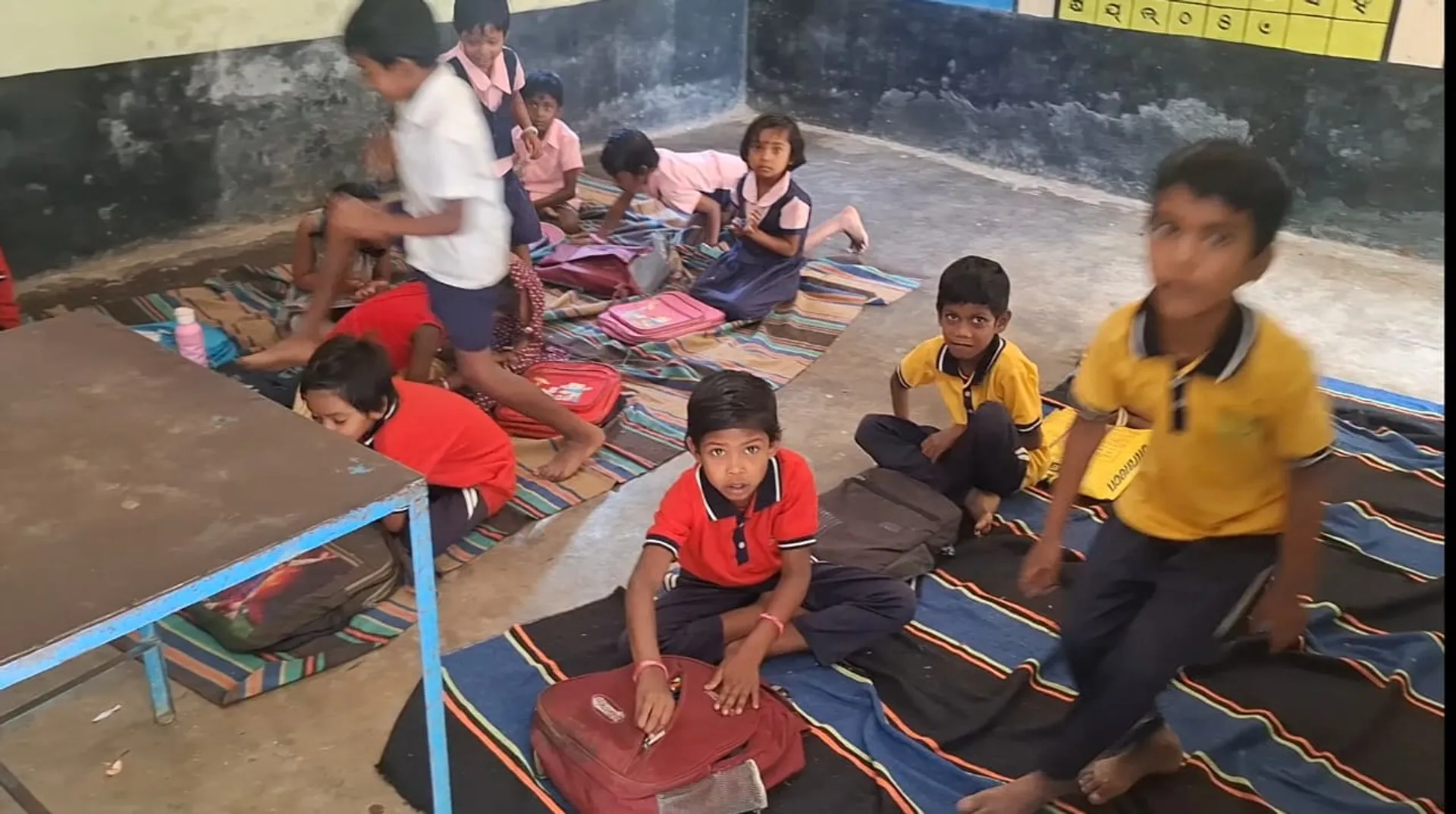 ୮ଟି ଶ୍ରେଣୀକୁ  ୪ଟି ଶ୍ରେଣୀଗୃହ; ୨ଜଣ ଶିକ୍ଷକରେ ଚାଲିଛି ପାଠପଢ଼ା