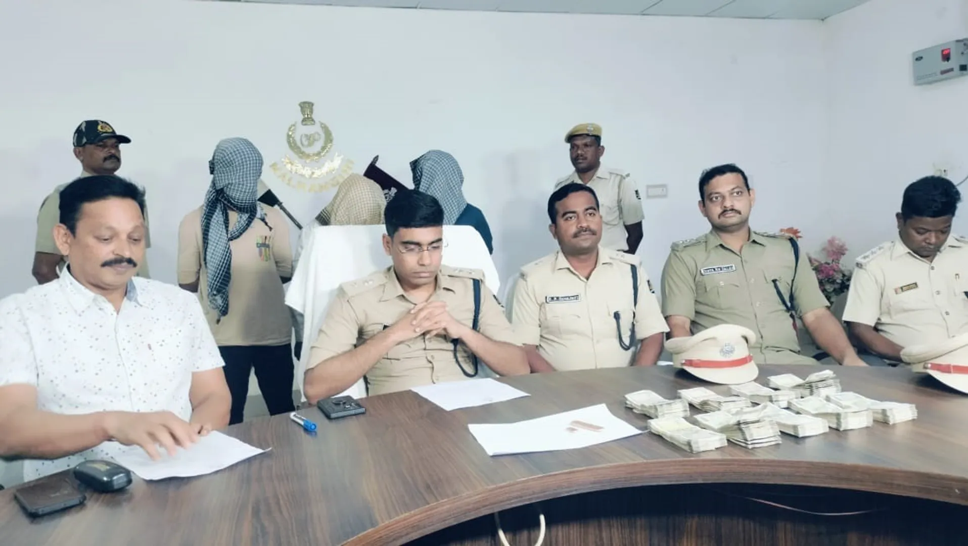 Mkg SP press meet for gold theft (2)