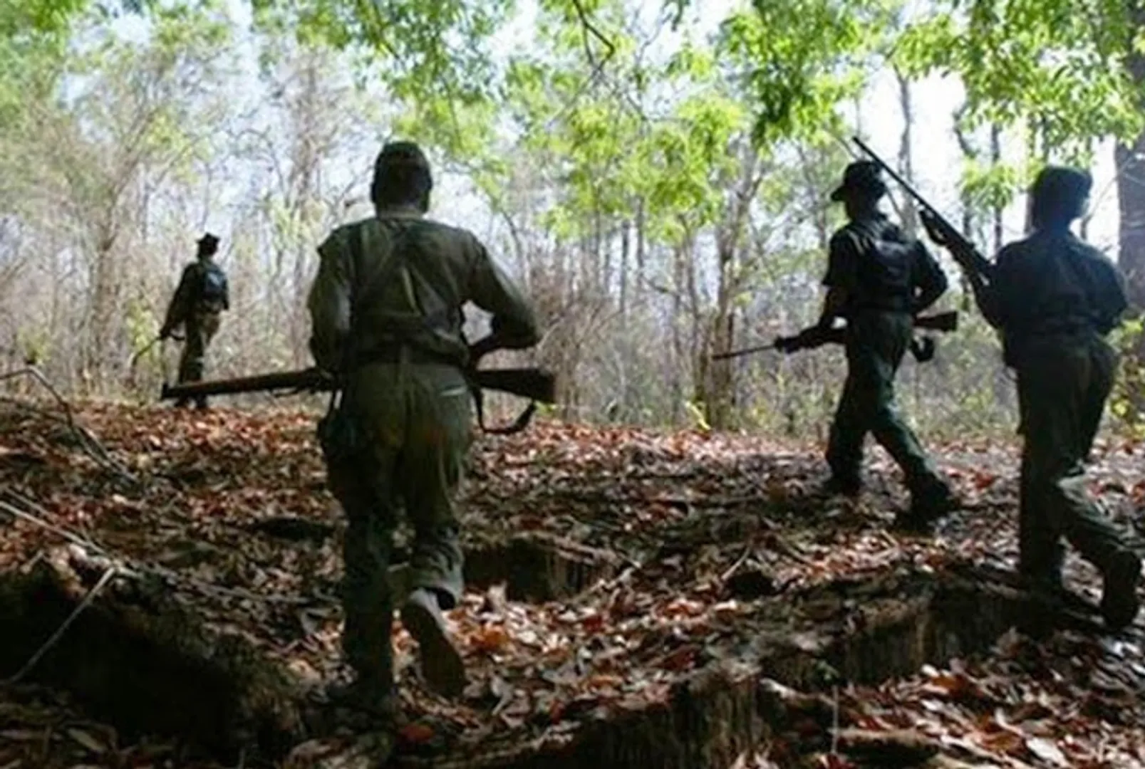 3 maoists die