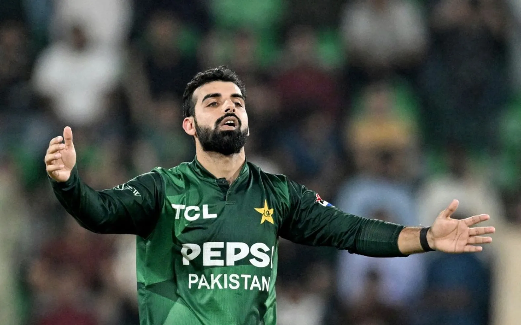 Shadab in trouble for criticizing former players