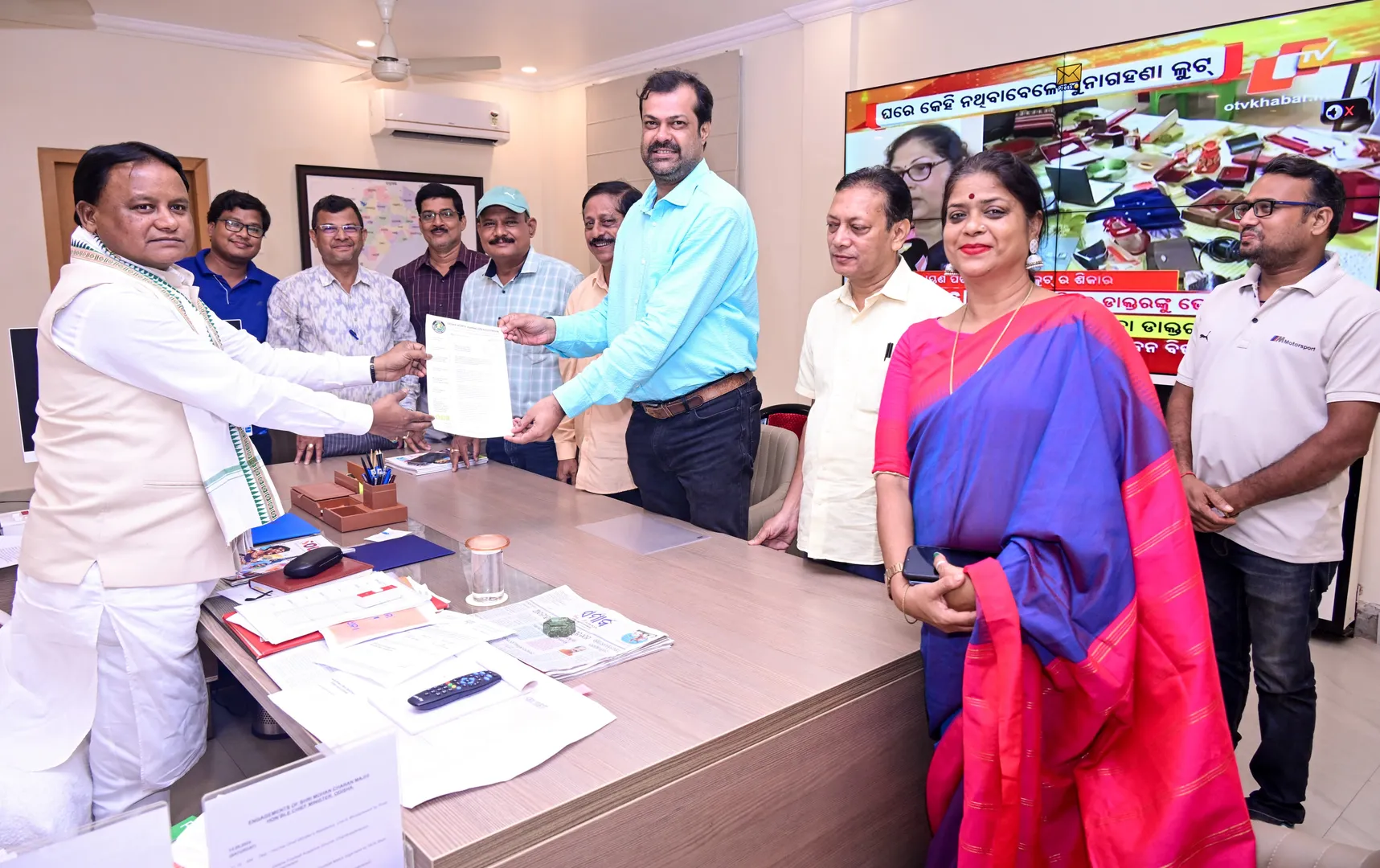 ମୁଖ୍ୟମନ୍ତ୍ରୀଙ୍କ ସହ ଓସ୍‌ଜା ପ୍ରତିନିଧିଙ୍କ ବିଭିନ୍ନ ପ୍ରସଙ୍ଗରେ ଆଲୋଚନା