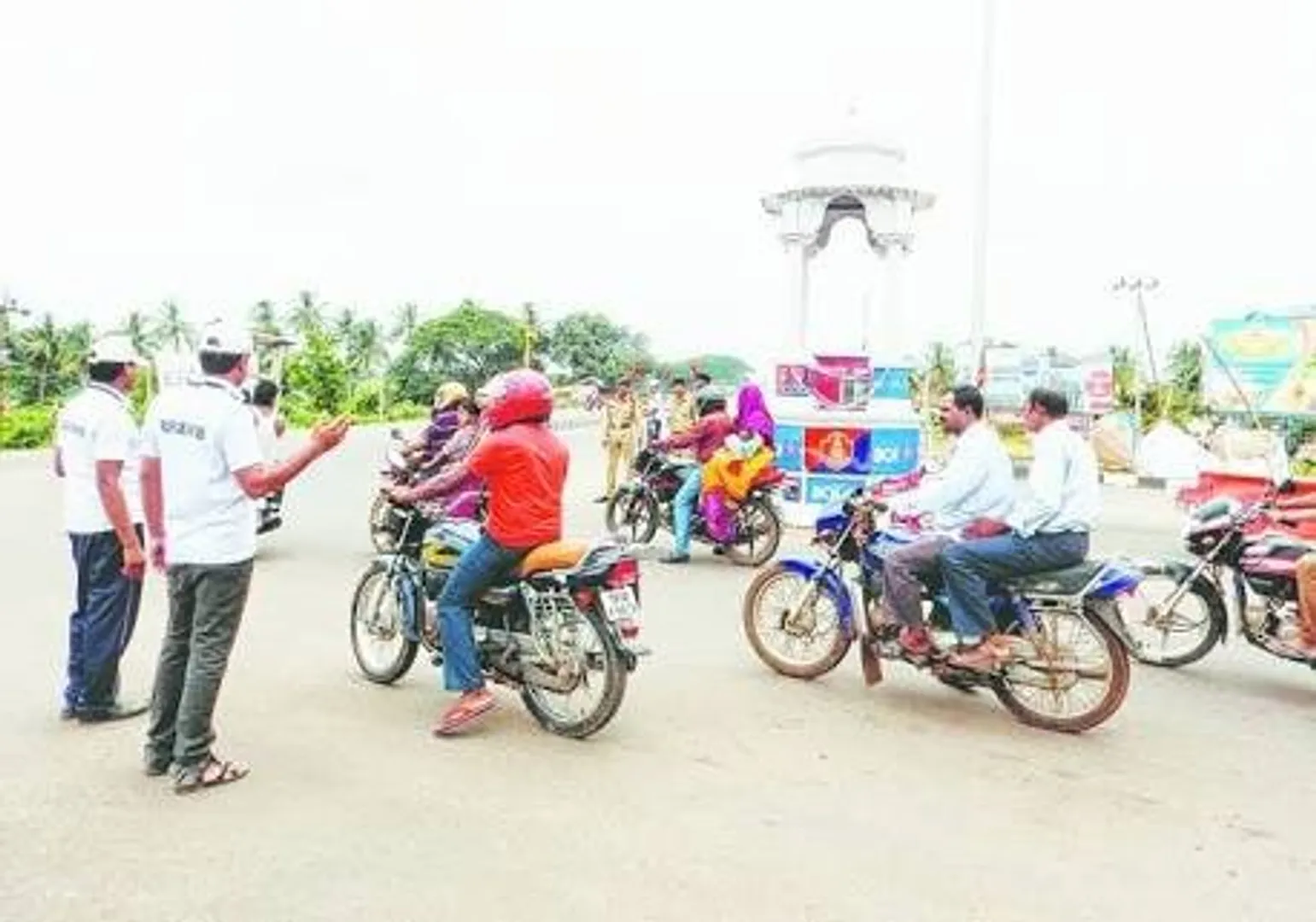 ଟ୍ରାଫିକ୍‌ ସମସ୍ୟା ନେଇ ଉଠିଲା ସ୍ୱର ‘କିଟ୍‌’ରେ ପୁଲିସର ଜନସମ୍ପର୍କ ଶିବିର