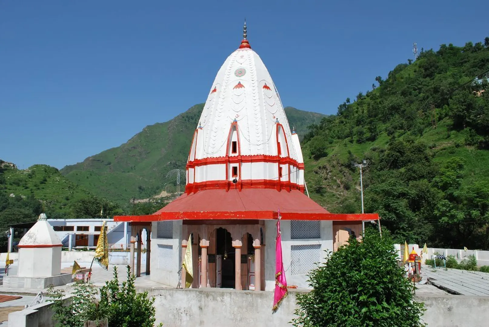 ସାଂପ୍ରଦାୟିକ ସୌହାର୍ଦ୍ଦ୍ୟର ବାର୍ତ୍ତା ବହନ କରୁଛି ଏହି ମନ୍ଦିର !