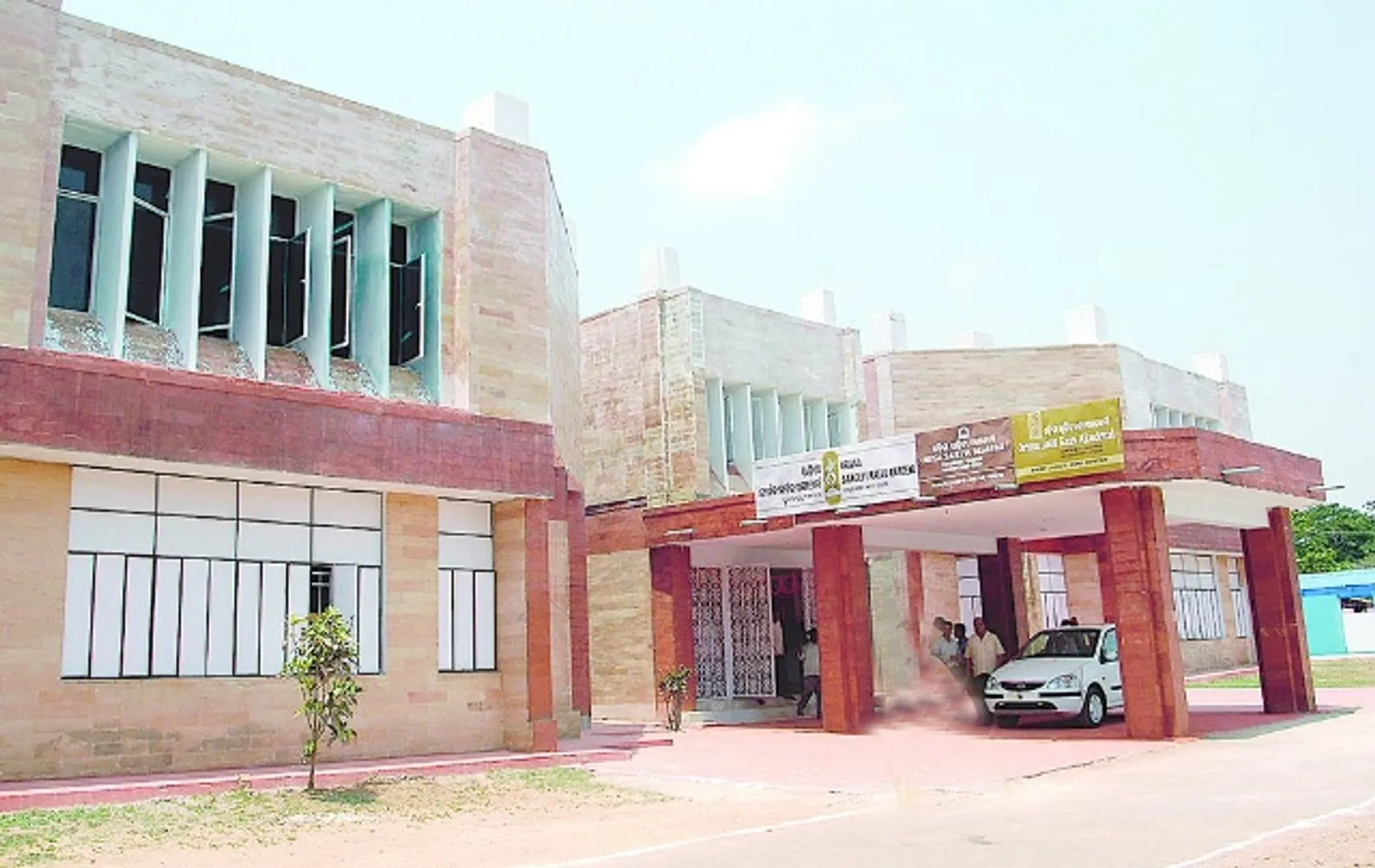 ସଙ୍ଗୀତ ନାଟକ ଏକାଡେମି ନାଟକ ଚୟନ ବିବାଦ : ମୁହଁ ଖୋଲିବା ପଡ଼ିଲା ମହଙ୍ଗା