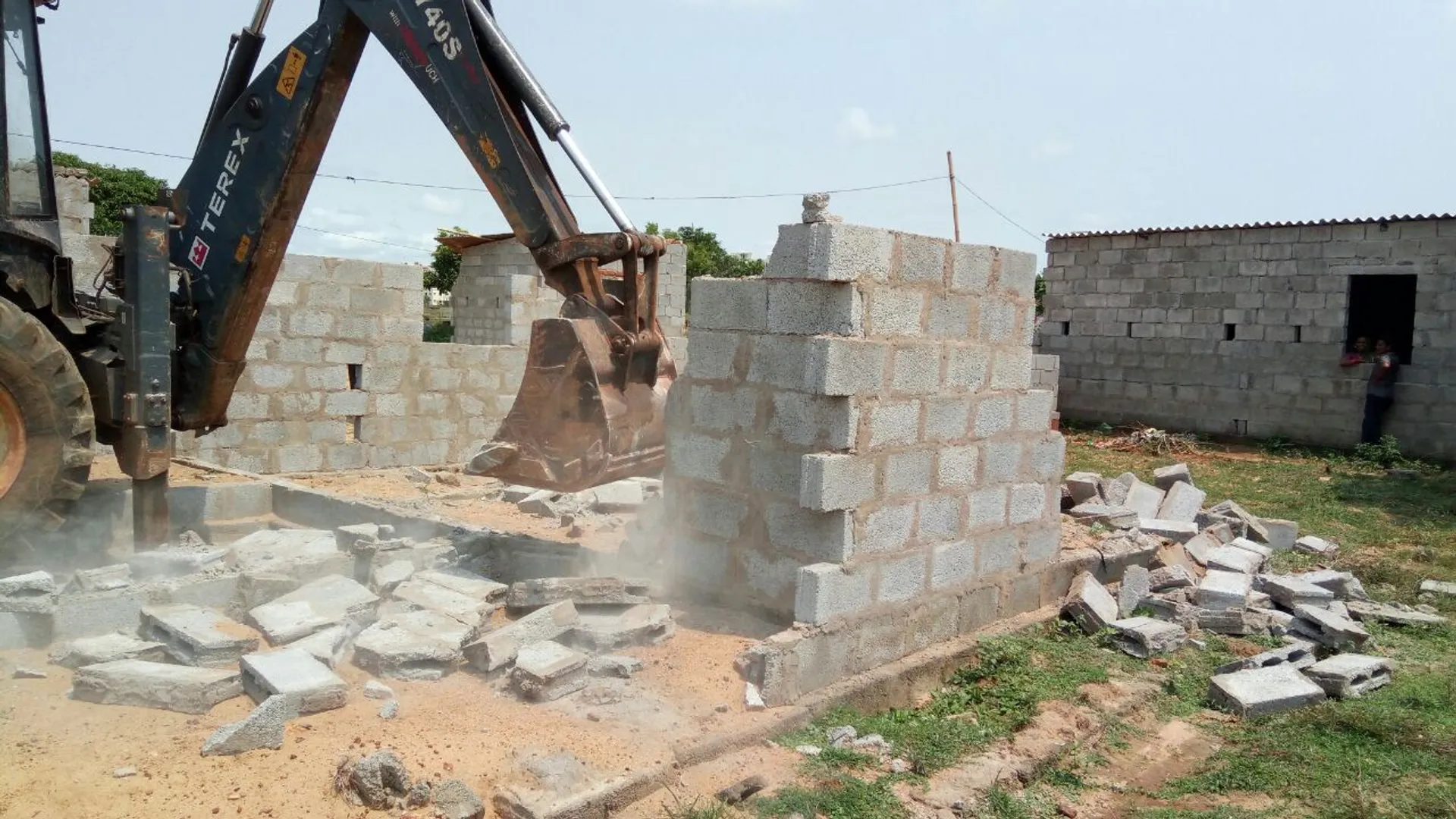 ବସ୍ତି ଭାଙ୍ଗିଦେଲା ବିଡିଏ