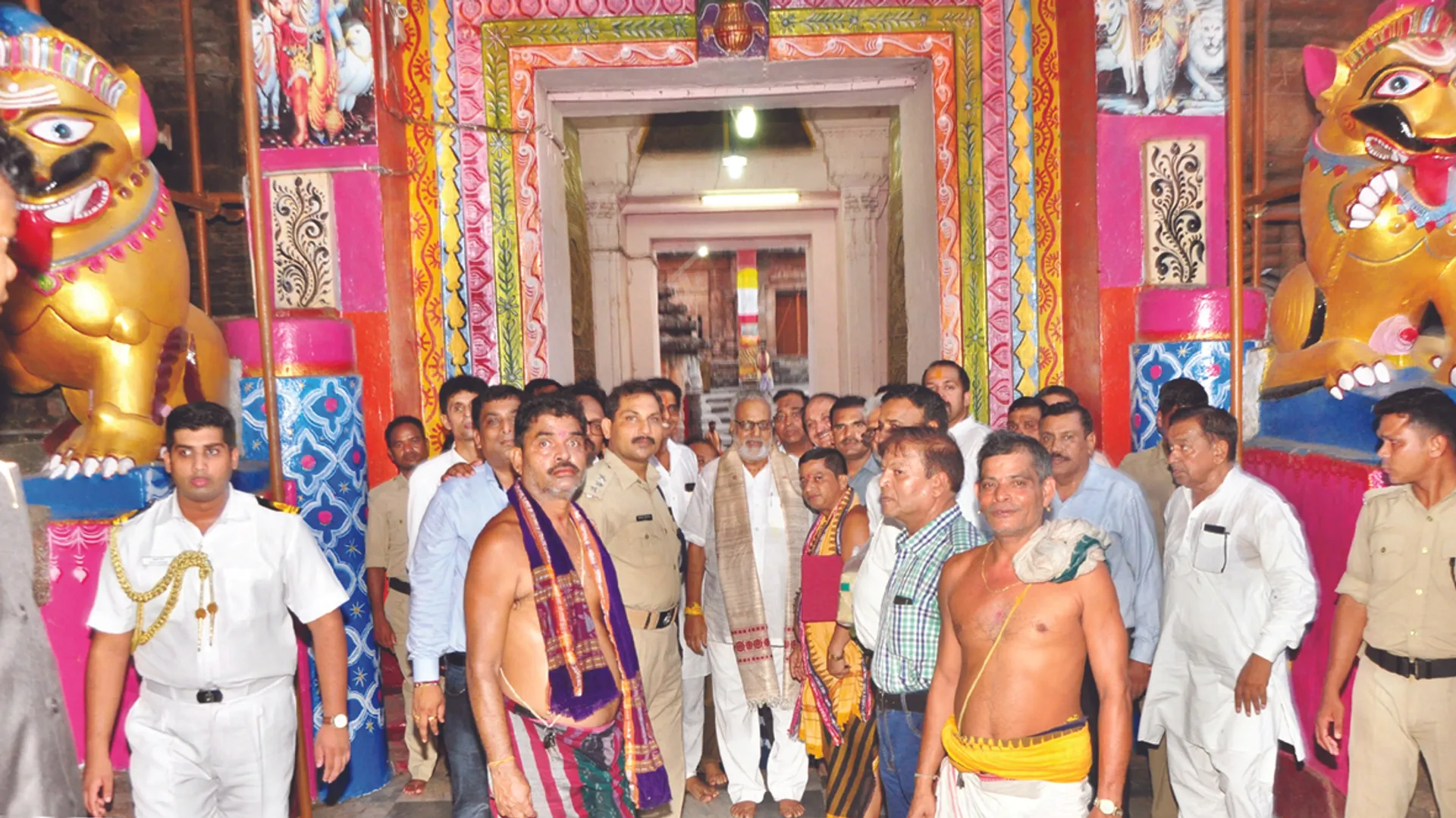 ଶ୍ରୀଲିଙ୍ଗରାଜଙ୍କ ଦର୍ଶନ କଲେ ରାଜ୍ୟପାଳ