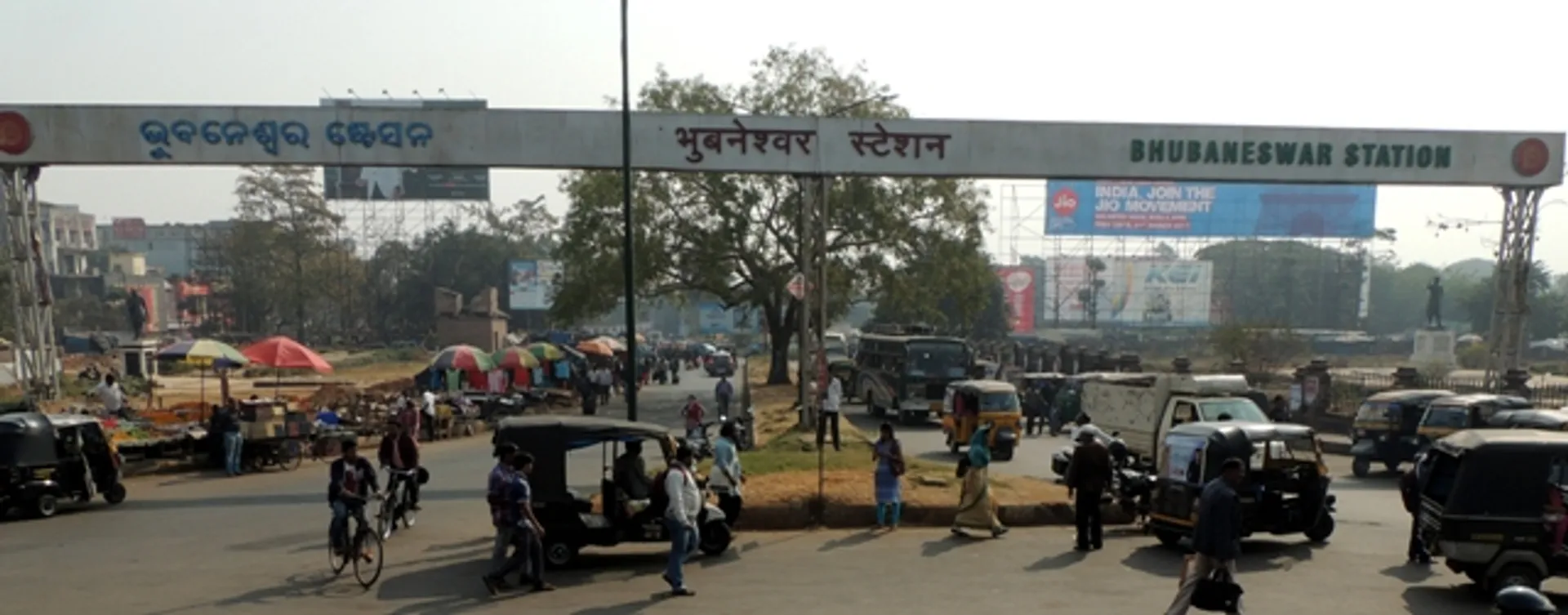 ଶ୍ରେୟ ନେବାକୁ ଲଢ଼େଇ: କେନ୍ଦ୍ର ଓ ରାଜ୍ୟ ସରକାରଙ୍କ କଳିରେ ଅଟକିଛିି ରେଳ ଷ୍ଟେସନ ଉନ୍ନତୀକରଣ ଯୋଜନା