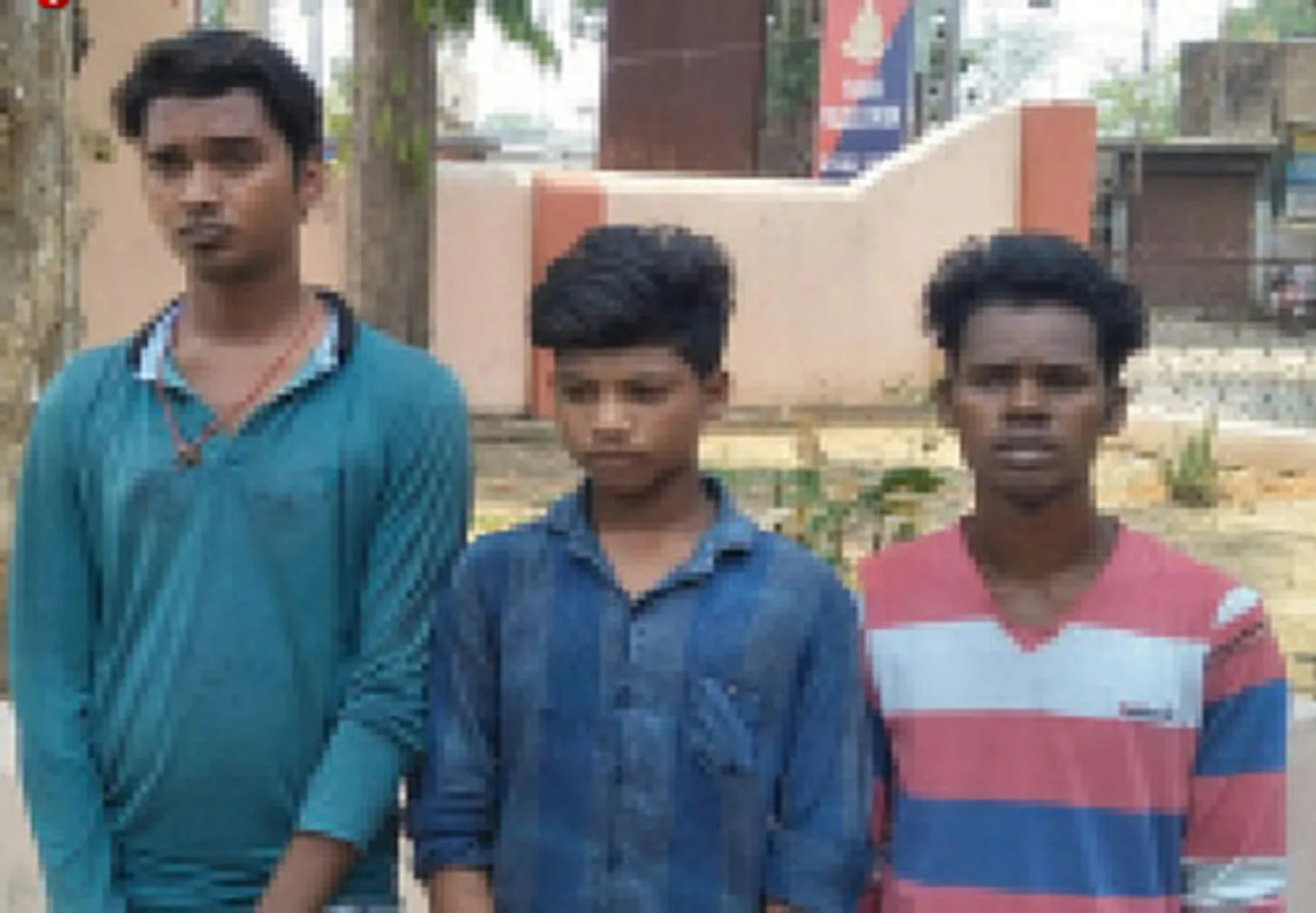 ଦାଦାବଟି ଅସୁଲି ଅଭିଯୋଗରେ ୩ ଗିରଫ