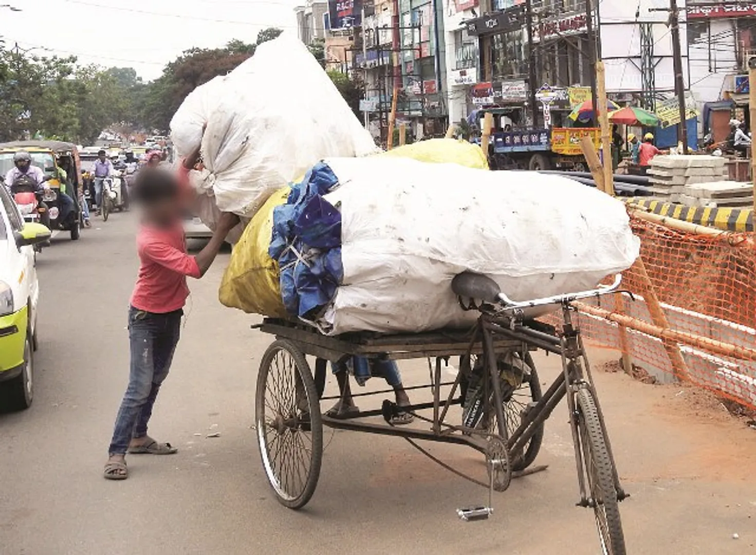 ଶିଶୁ ଶ୍ରମିକ ନିରୋଧ ଦିବସ : ଅନ୍ଧାରରେ କଟୁଛି ଶୈଶବ