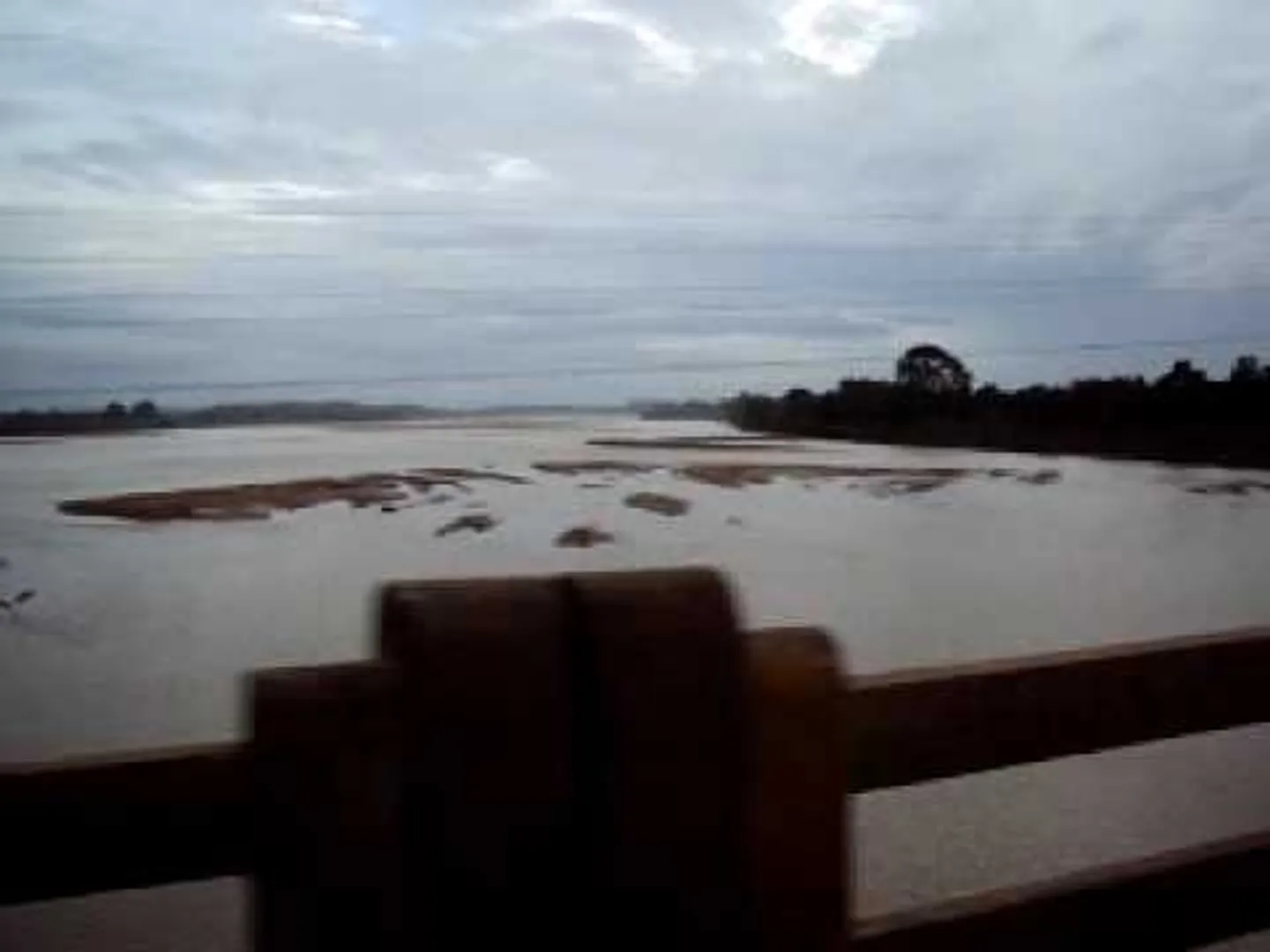 ଇବ୍‌ ନଦୀରେ ଭାସିଗଲେ ଶ୍ରମିକ