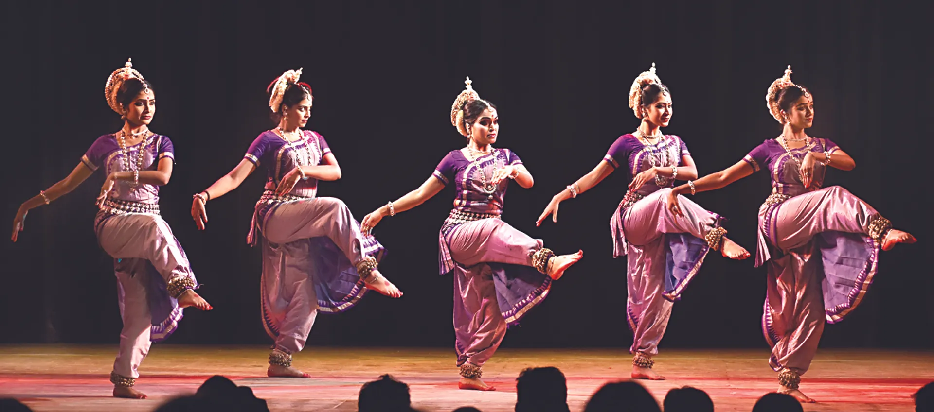 ‘ବିଘ୍ନ ବିନାଶକଙ୍କ ବନ୍ଦନା’ରେ ବିଭୋର୍‌ ଦର୍ଶକ