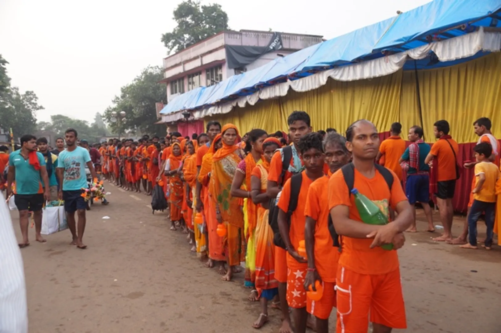 ବୋଲବମ୍ ଯାତ୍ରା ବନ୍ଦ; ଶ୍ରାବଣ ସୋମବାର ଜଳଲାଗି ଉପରେ ରୋକ ଲଗାଇଲେ ରାଜ୍ୟ ସରକାର