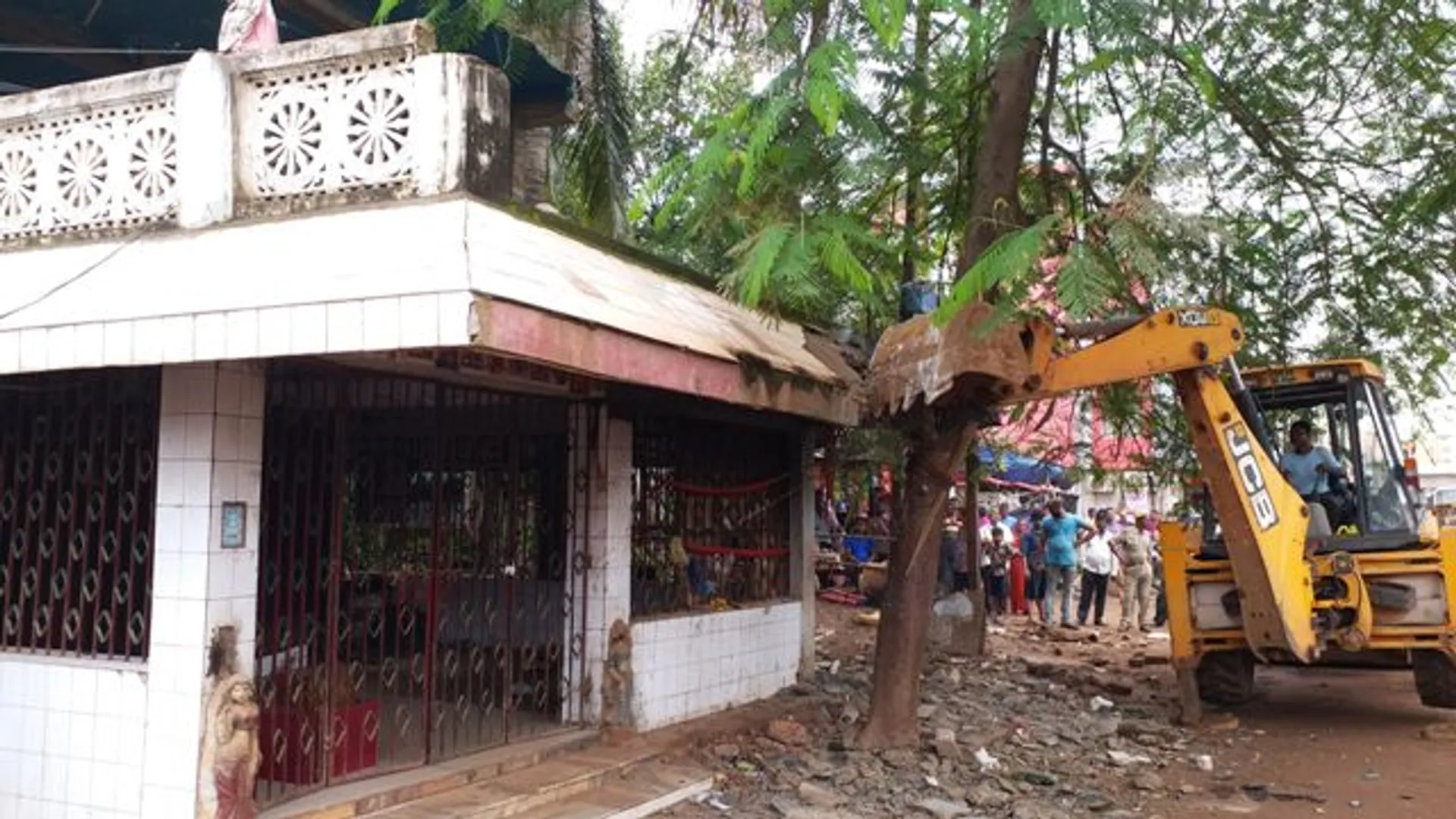 ଭାଙ୍ଗିଲା ସନ୍ତୋଷୀ ମା’ ମନ୍ଦିର ଜବରଦଖଲ 