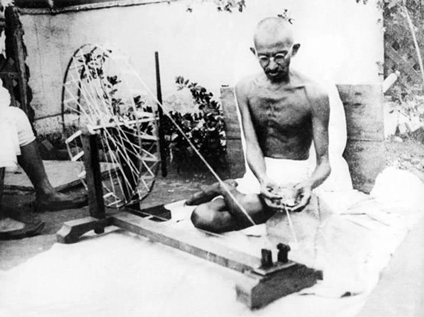 ମହାତ୍ମାଗାନ୍ଧୀଙ୍କ ହାତ ଲେଖା ପତ୍ର କେତେ ଟଙ୍କାରେ ନିଲାମ ହେଲା ଓ ସେଥିରେ କ’ଣ ଲେଖା ଥିଲା ଜାଣନ୍ତୁ