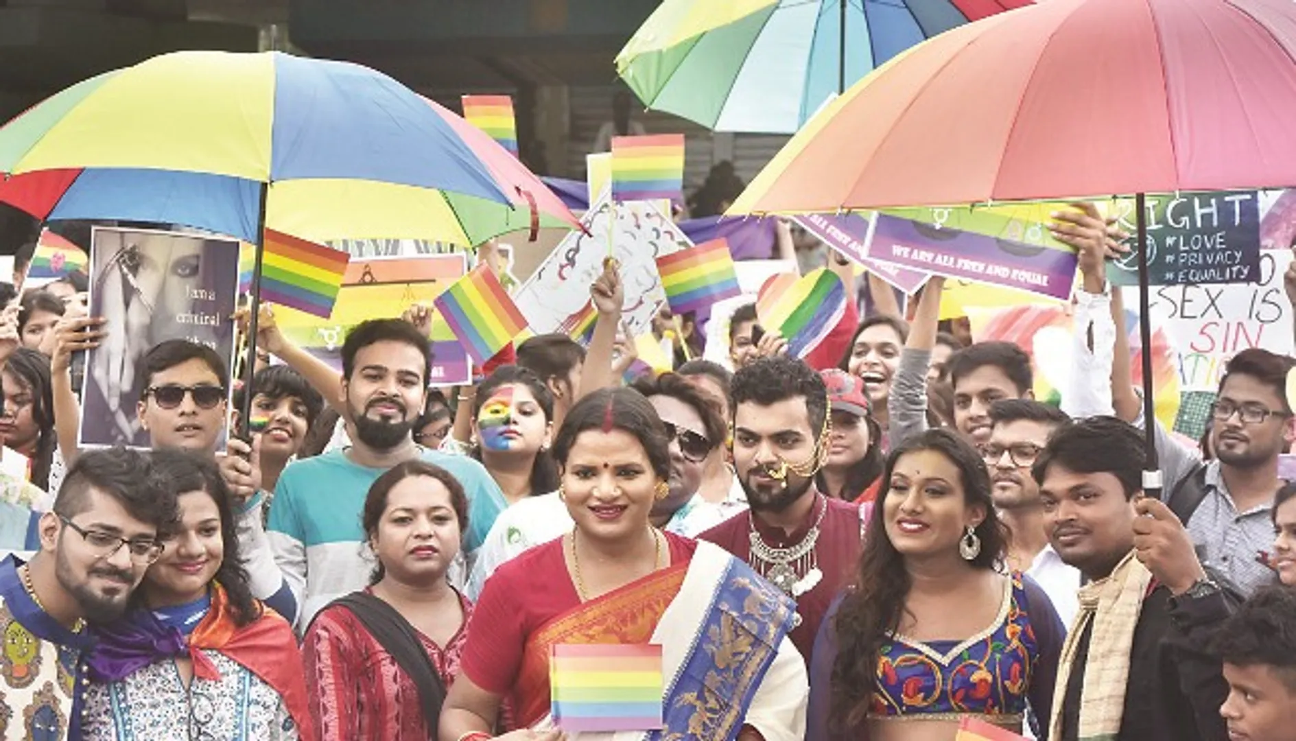 ଧାରା ୩୭୭ ଉଚ୍ଛେଦ ଦାବିରେ ରାଜମହଲ ଛକରୁ ଆରମ୍ଭ ହୋଇଥିବା ରେନ୍‌ବୋ ସ୍ୱାଭିମାନ ପଦଯାତ୍ରା