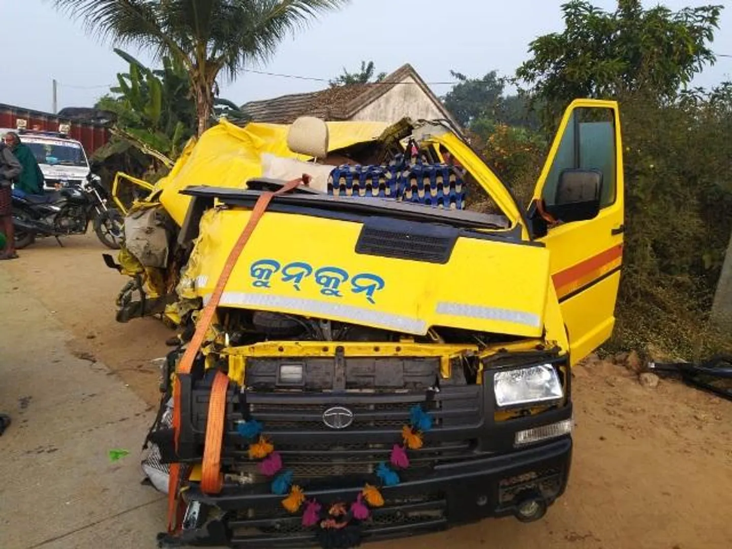 ତୀର୍ଥଯାତ୍ରା ହେଲା ଶେଷଯାତ୍ରା : ଚାଳକ ସହ ୪ ମୃତ, ୧୧ ଆହତ